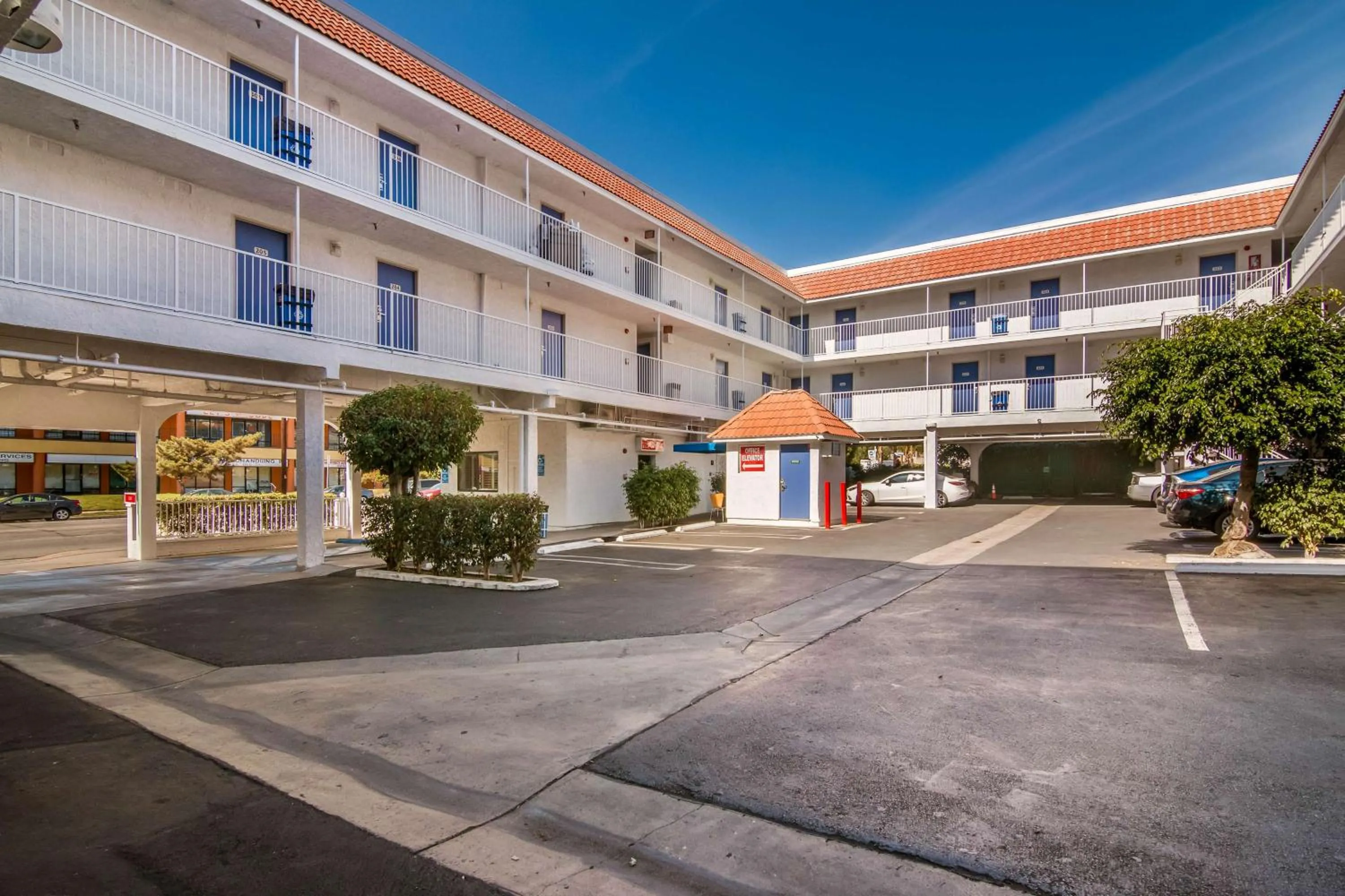 Property building in Motel 6 Monterey Park