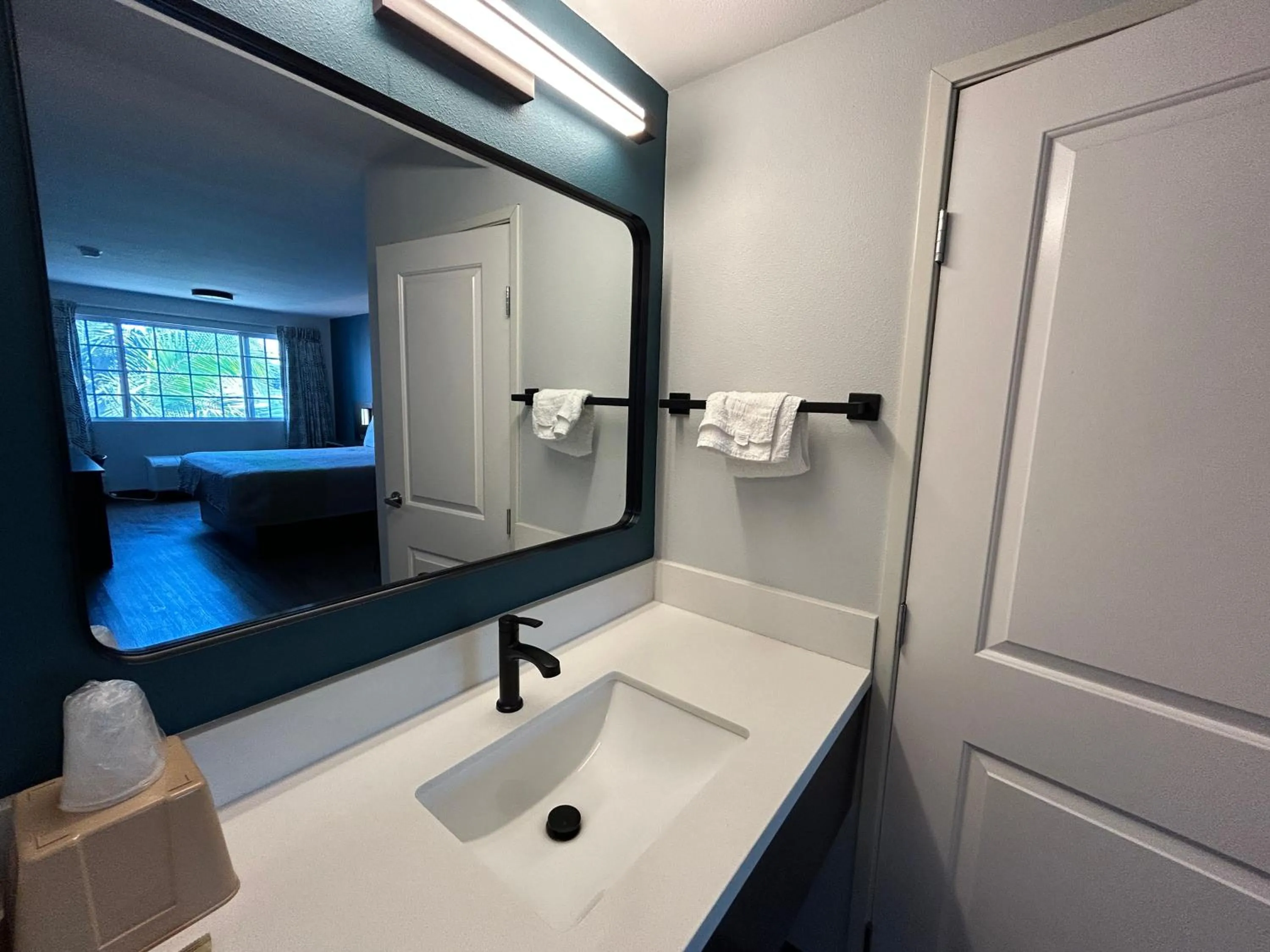 Bathroom in Studio 6 Suites Gardena, CA