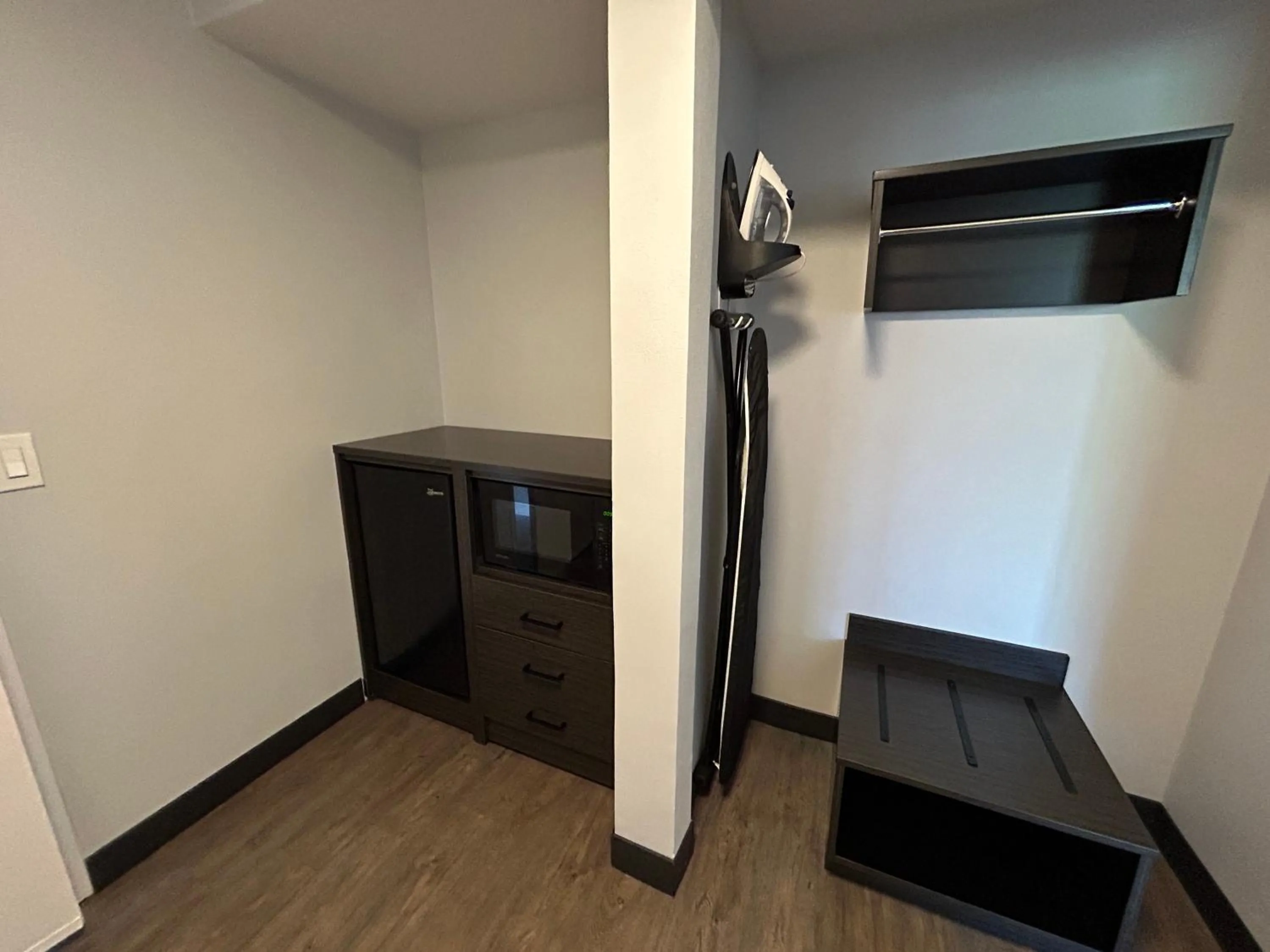 Studio 6 Suites Gardena, CA