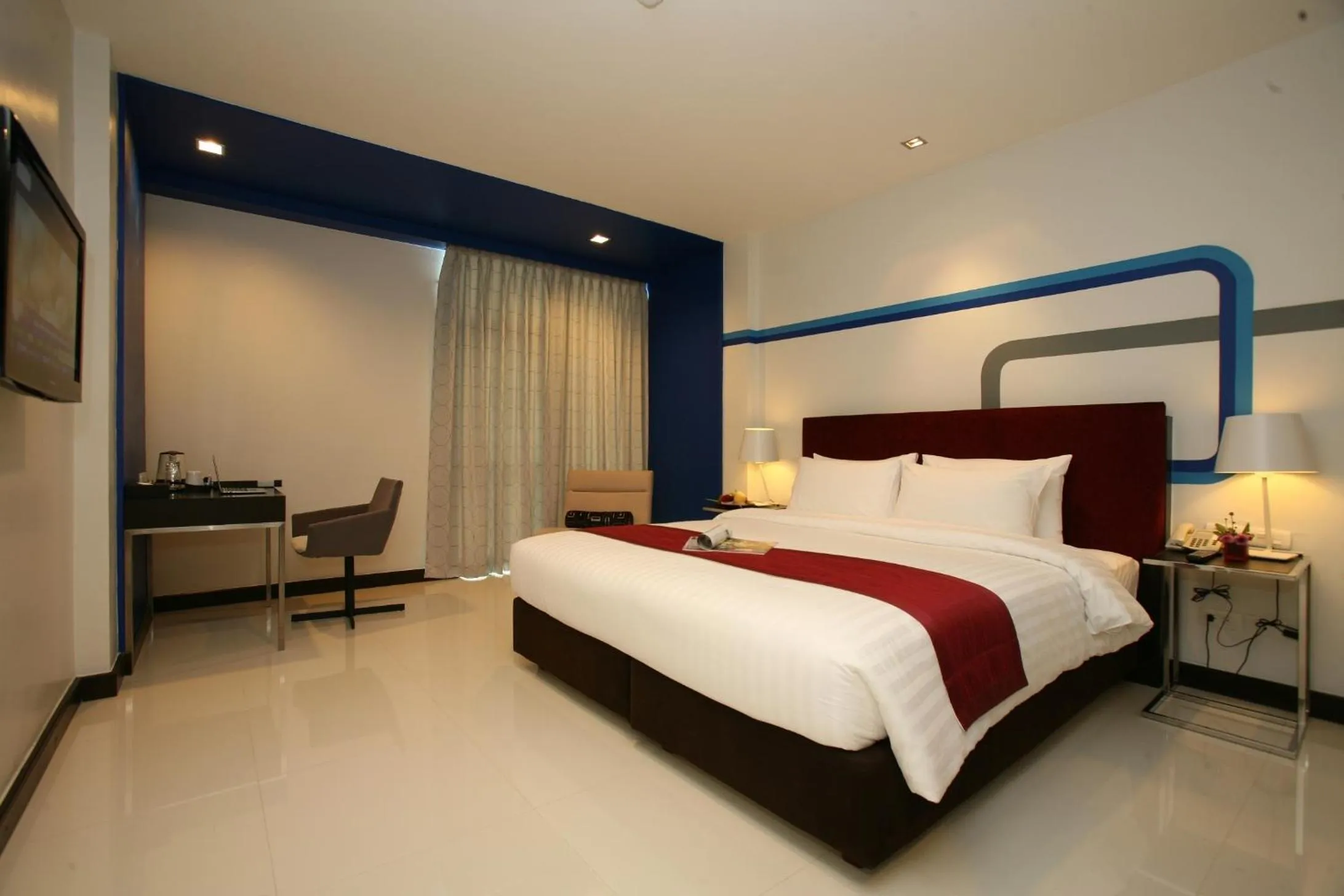 Photo of the whole room, Bed in FX Hotel Metrolink Makkasan
