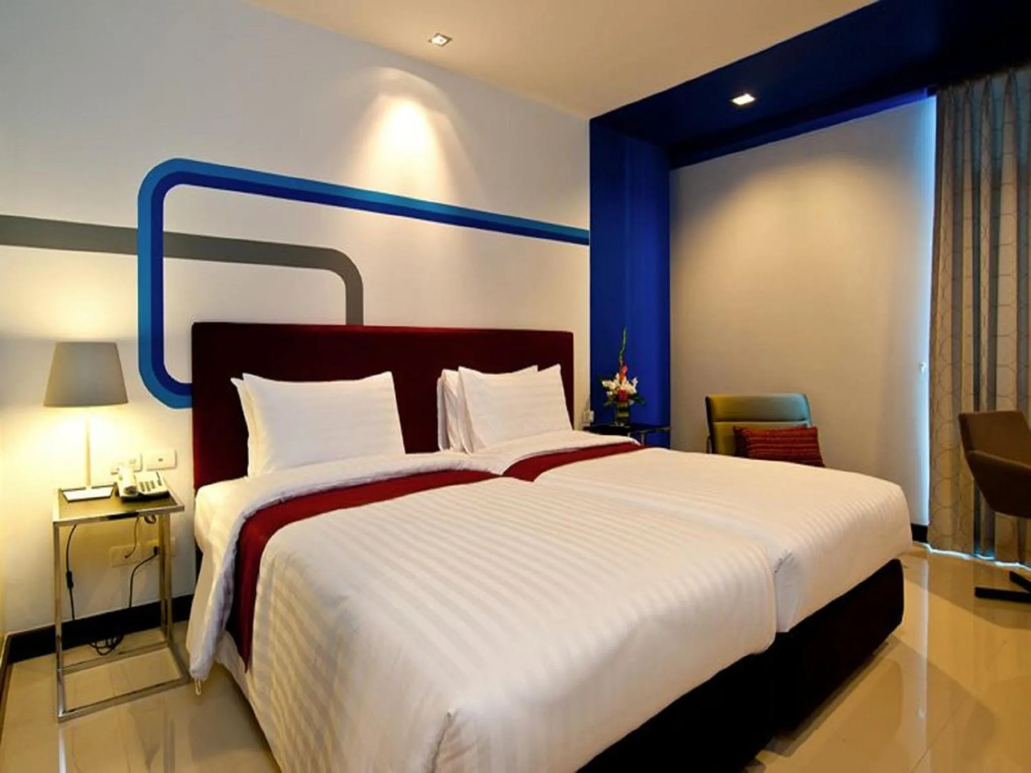 Bed in FX Hotel Metrolink Makkasan