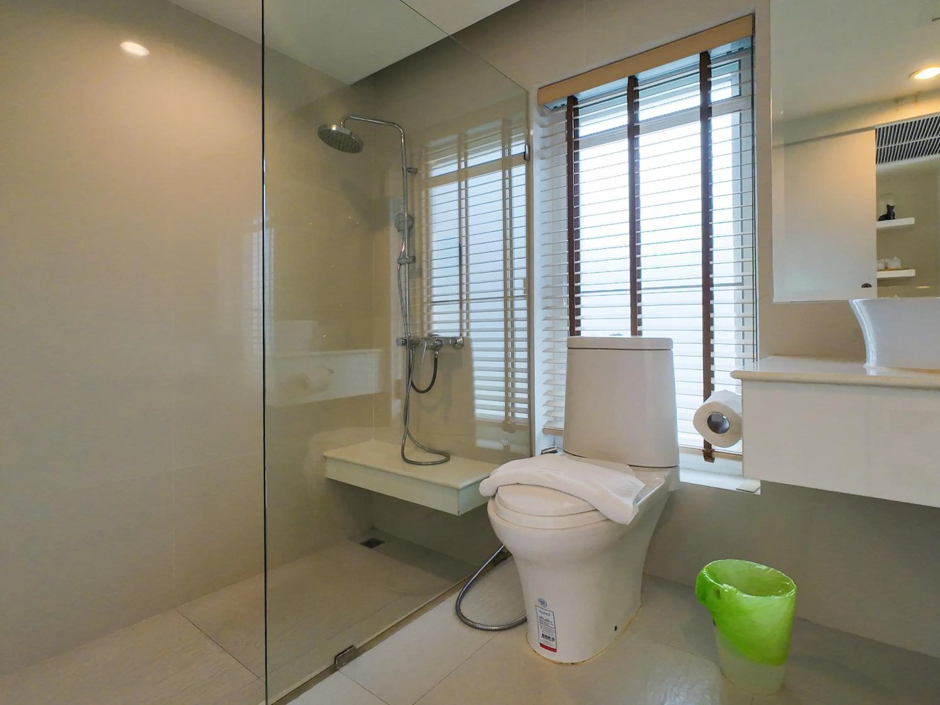 Shower in Verano Beach Villa