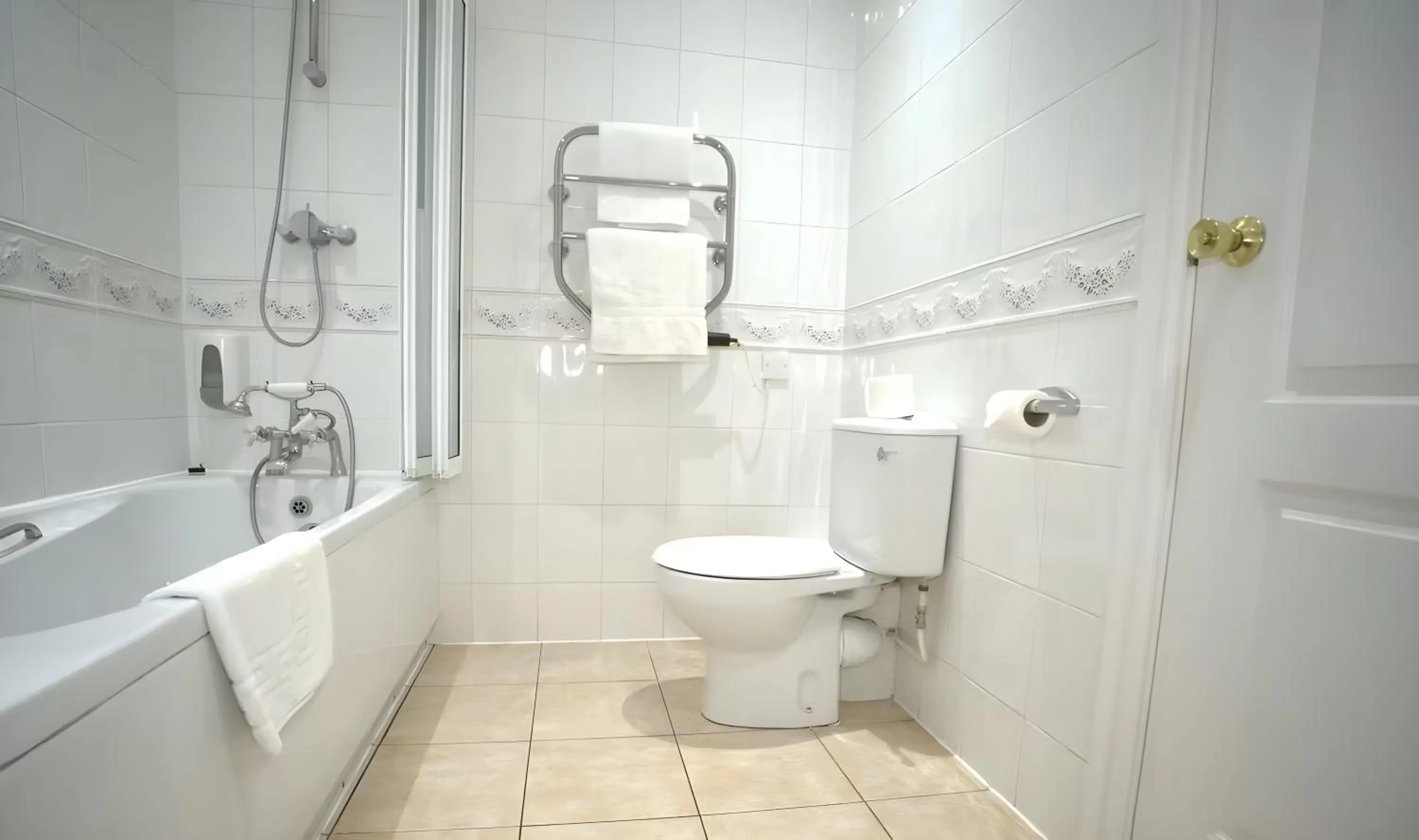 Shower in Consort Hotel