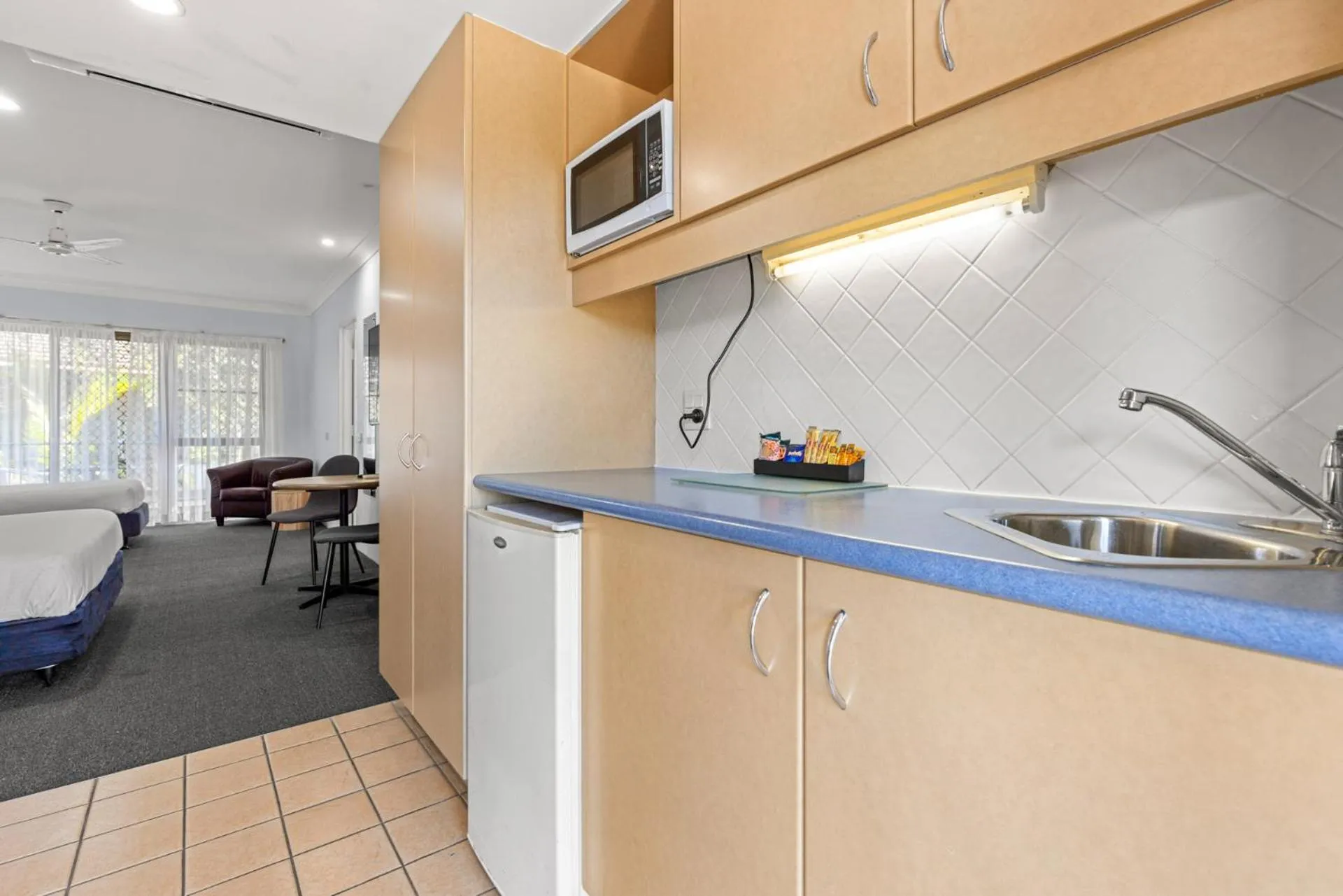 Kitchen or kitchenette in Macquarie Barracks Motor Inn