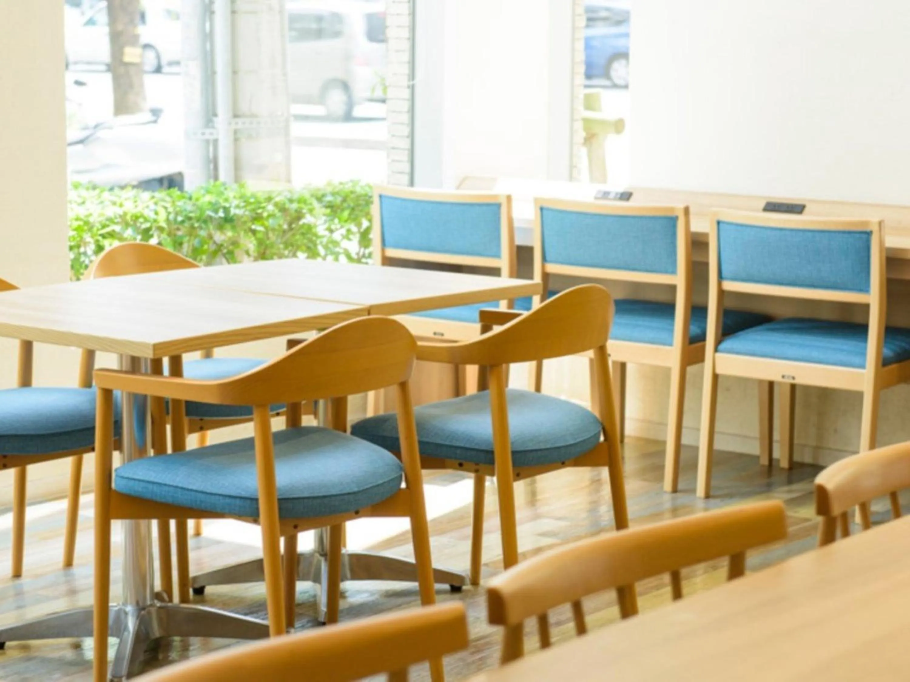 Lounge or bar in Nishitetsu Resort Inn Naha