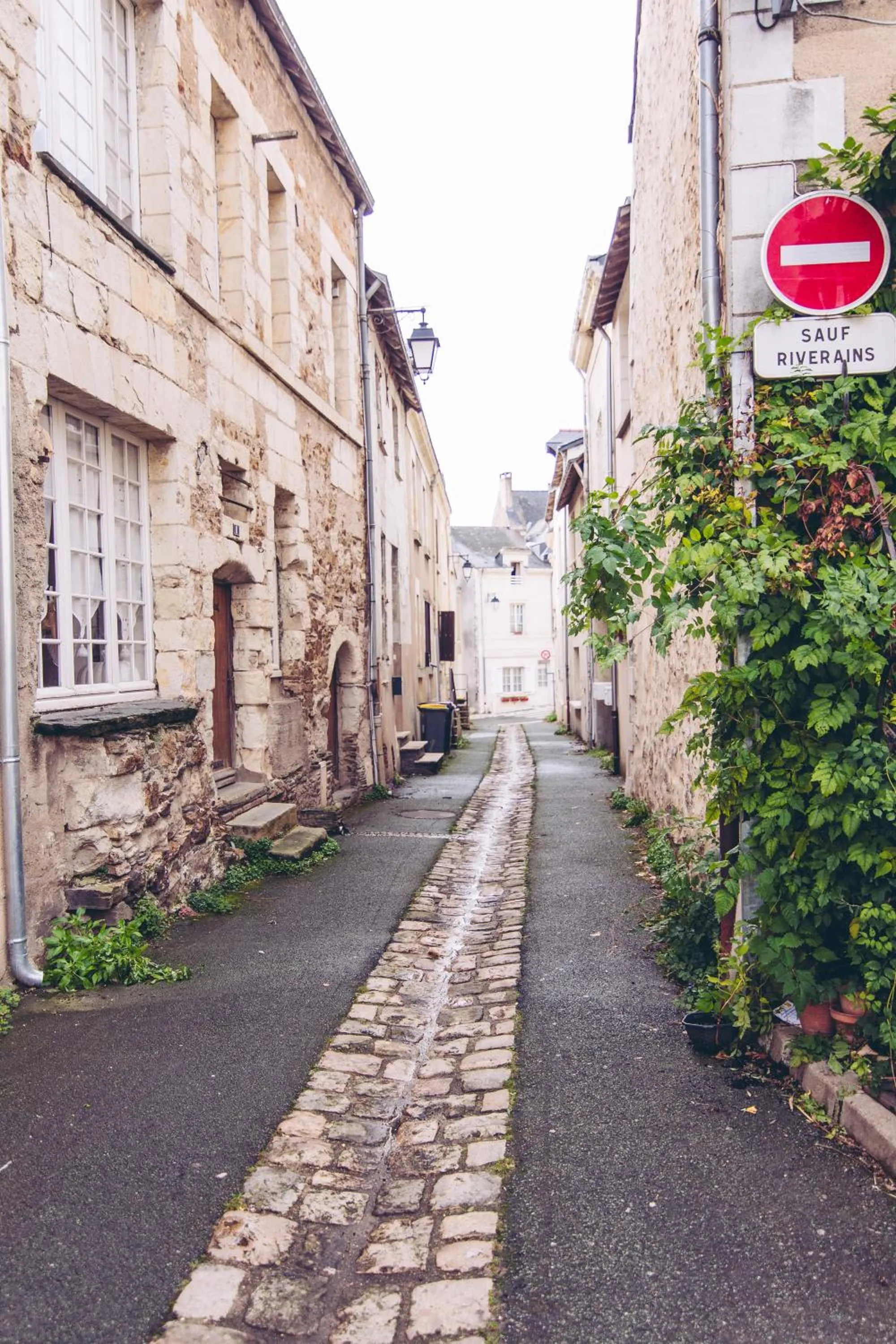 Day in Le Regisseur