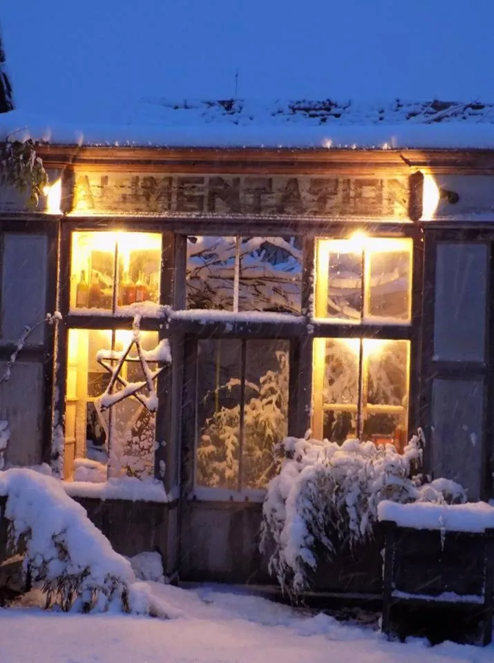 Facade/entrance in Mimi la Sardine