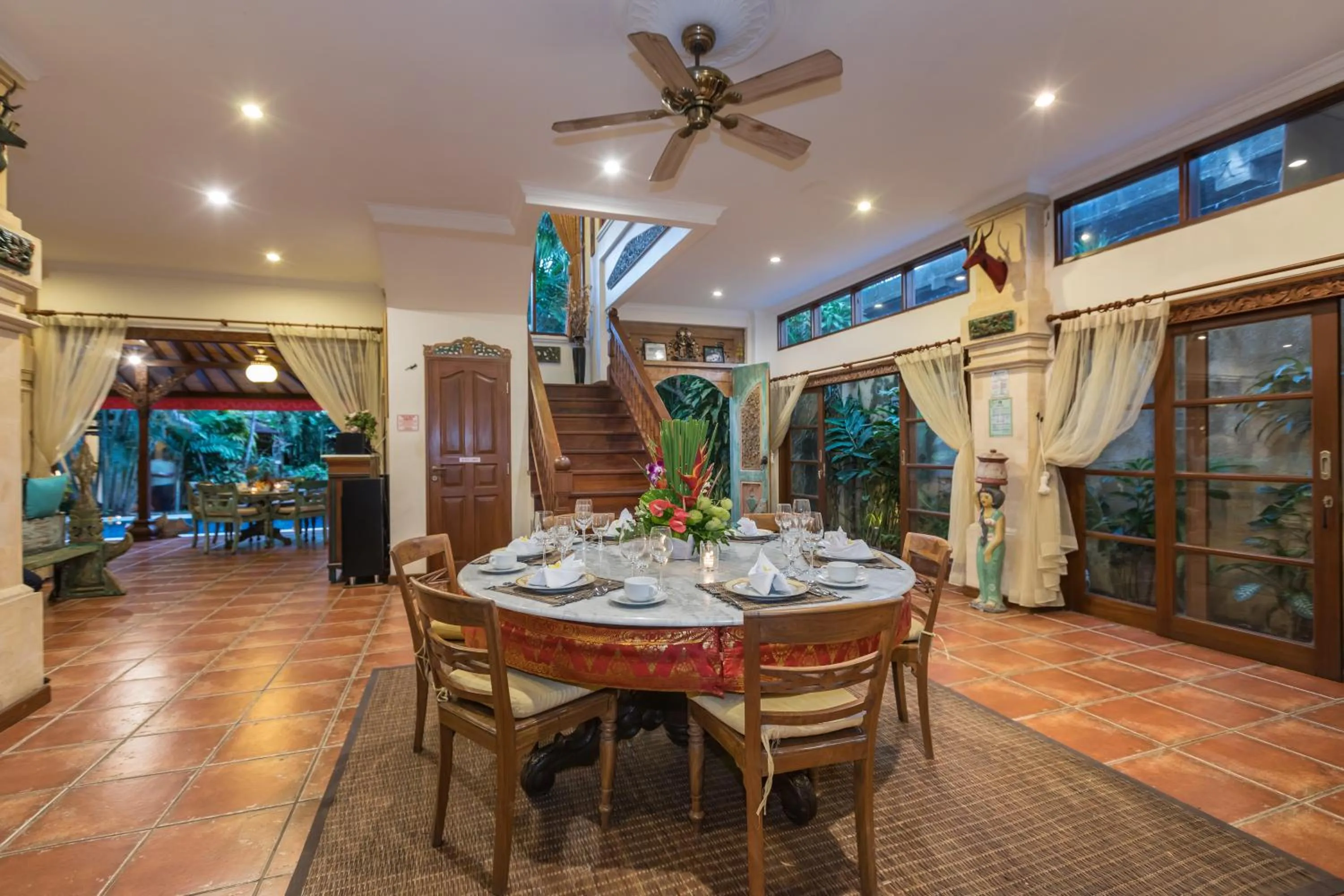 Restaurant/places to eat in Villa Kaja by Nagisa Bali