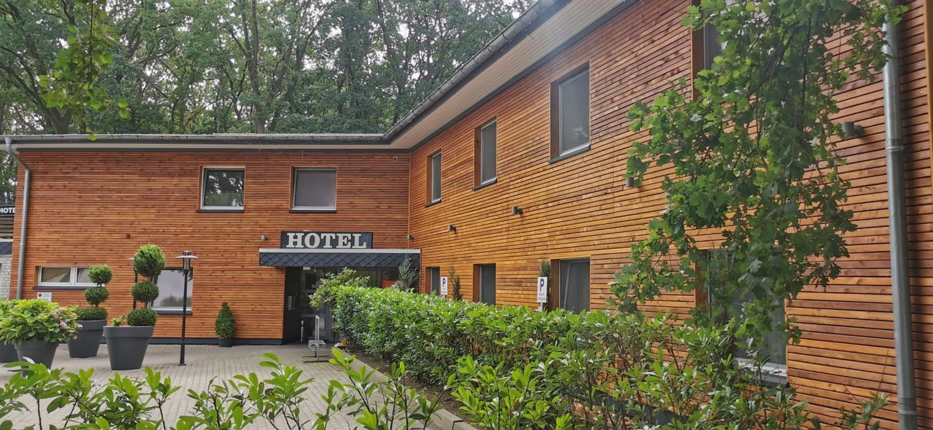 Property building in Hotel am Springhorstsee