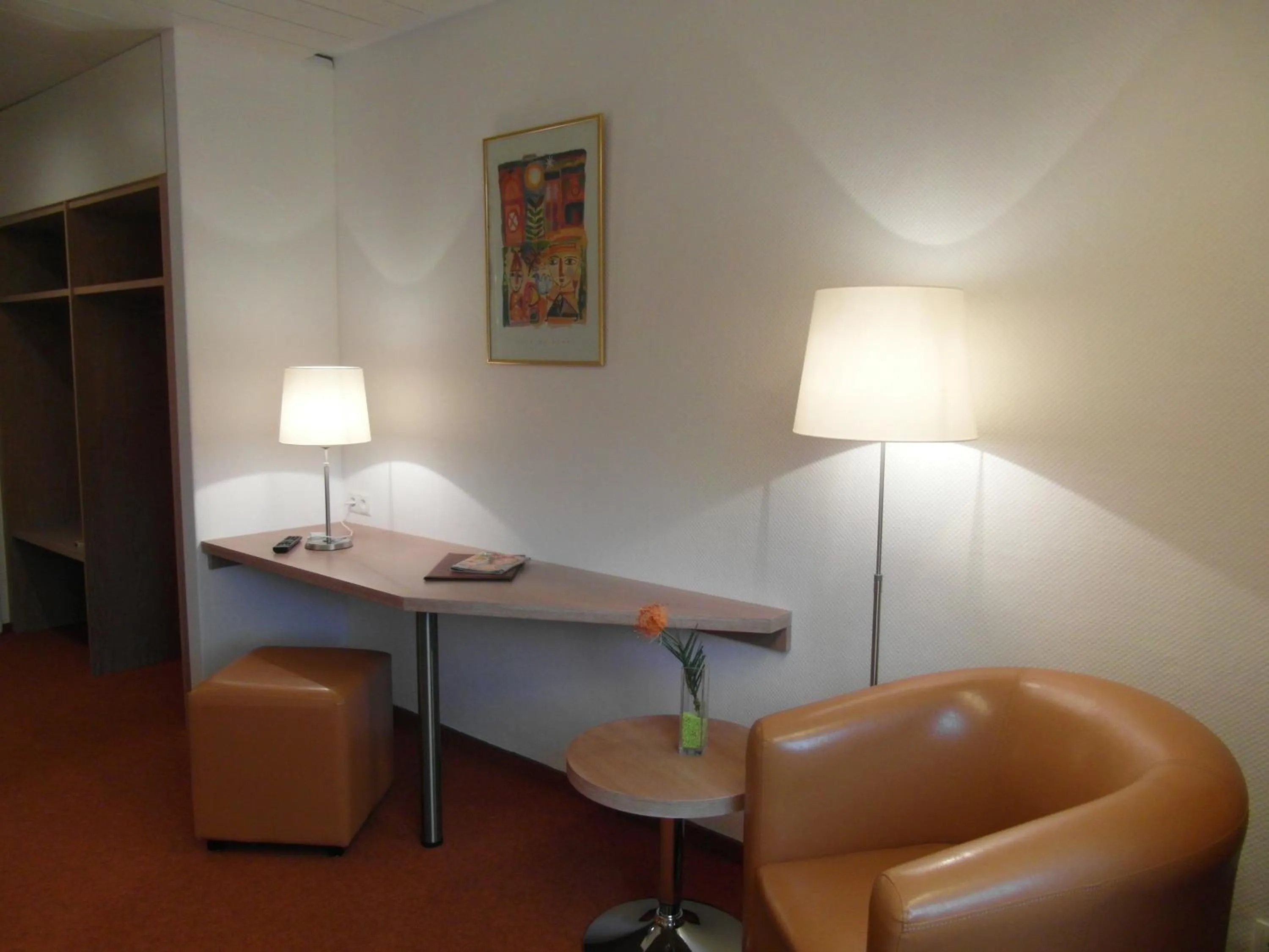 Photo of the whole room in Hotel am Springhorstsee