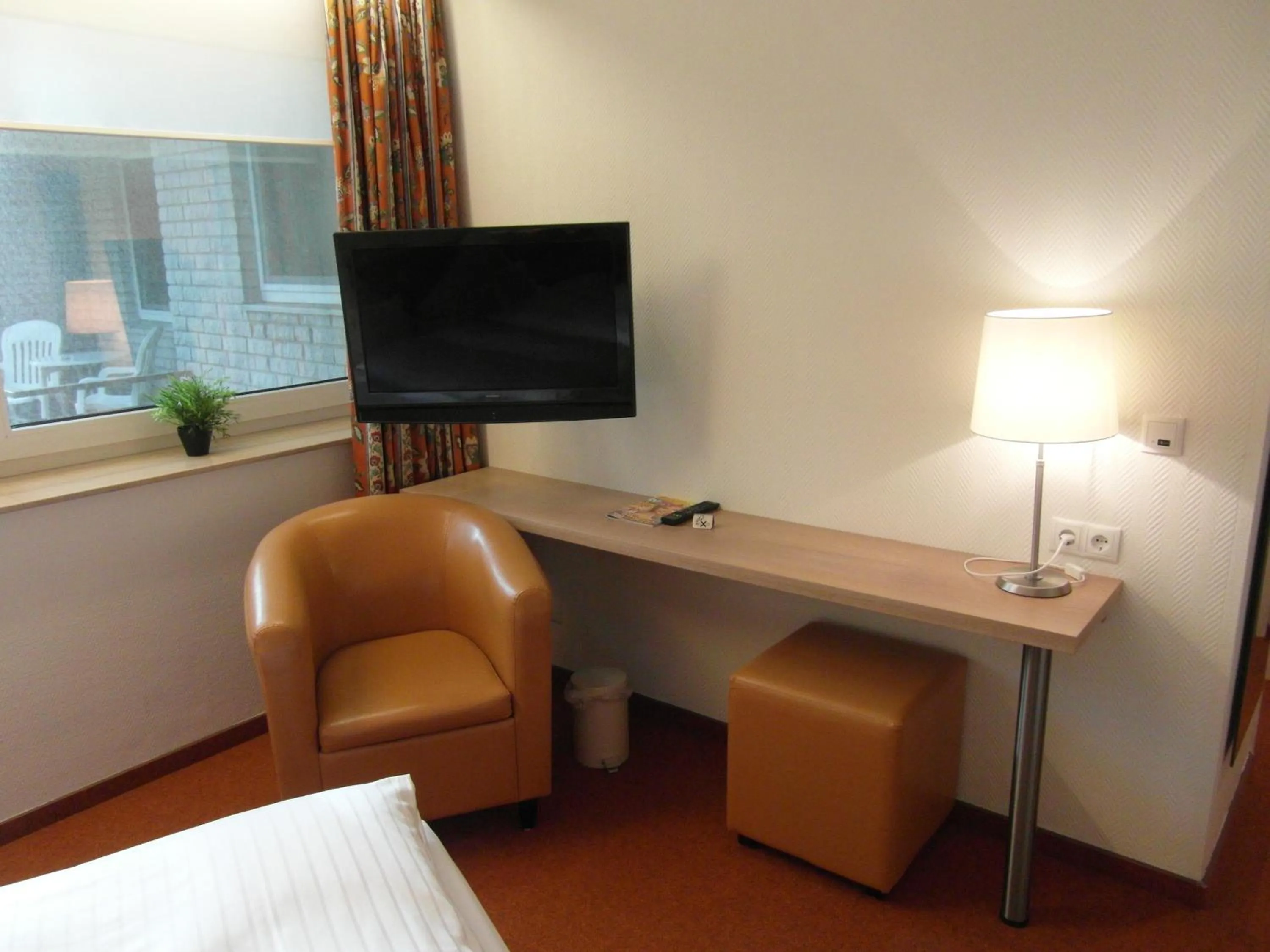 Bedroom, Bed in Hotel am Springhorstsee