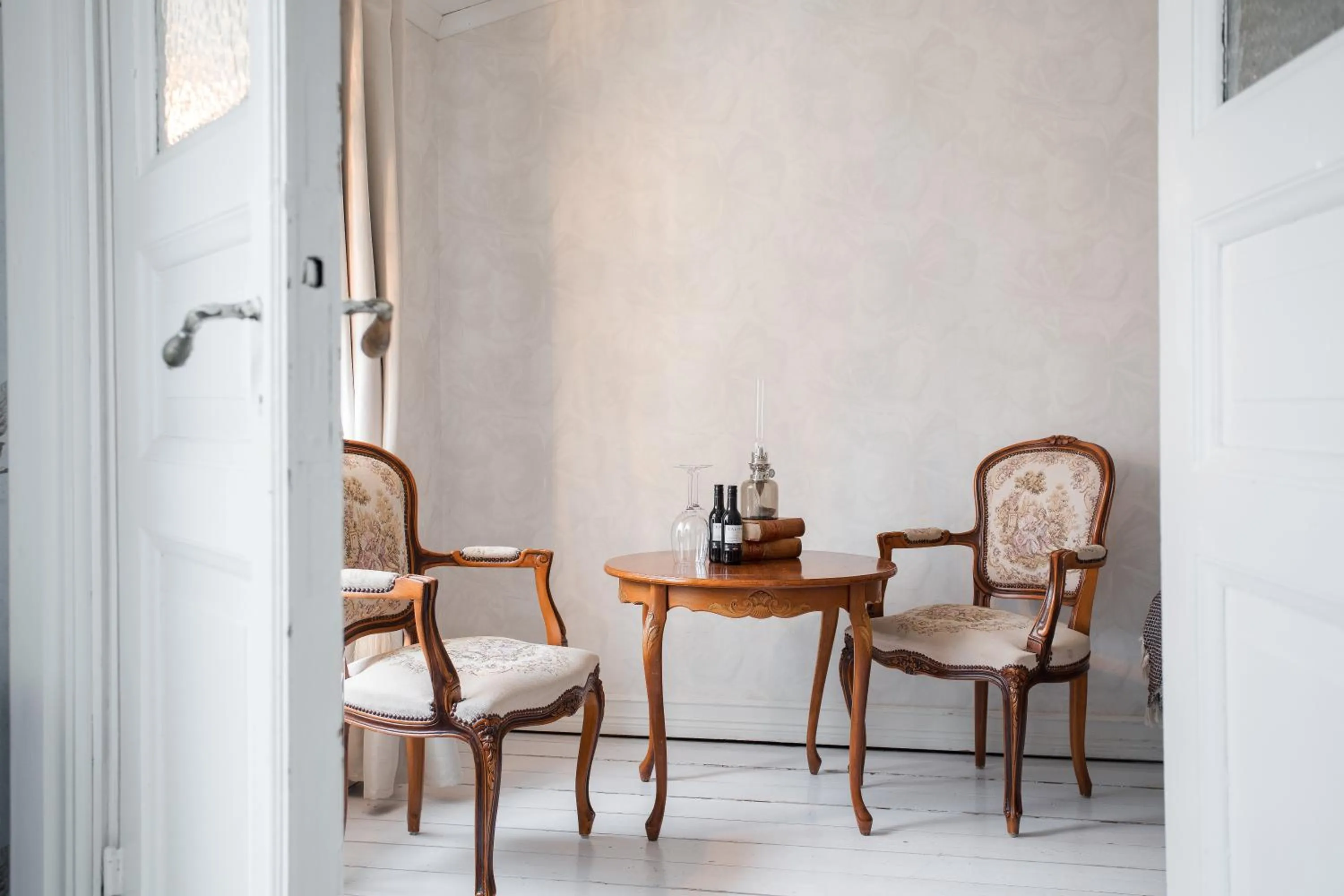 Seating area in Grand Hotel Lysekil