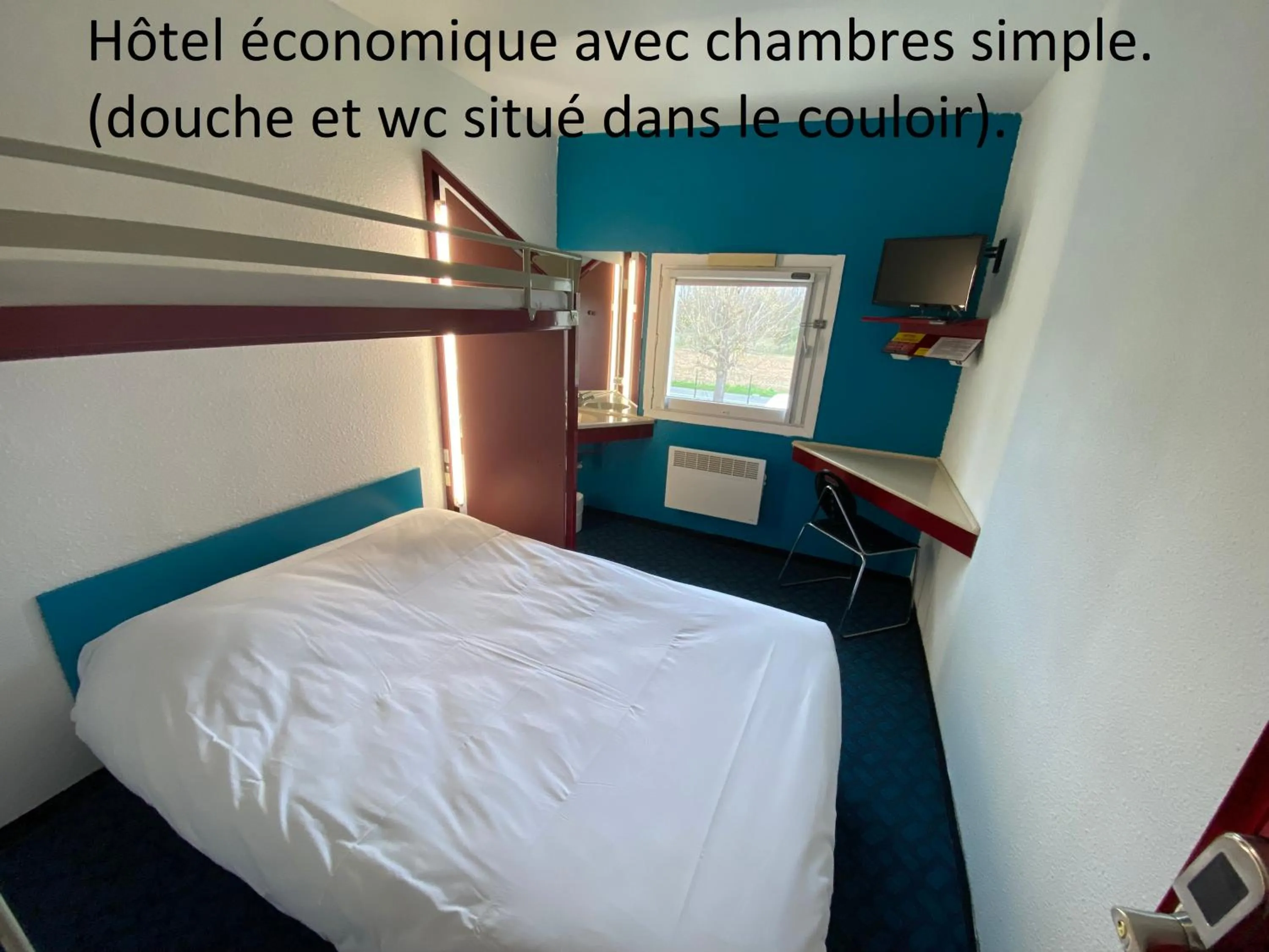 Bedroom, Bed in Class'Eco Chambly