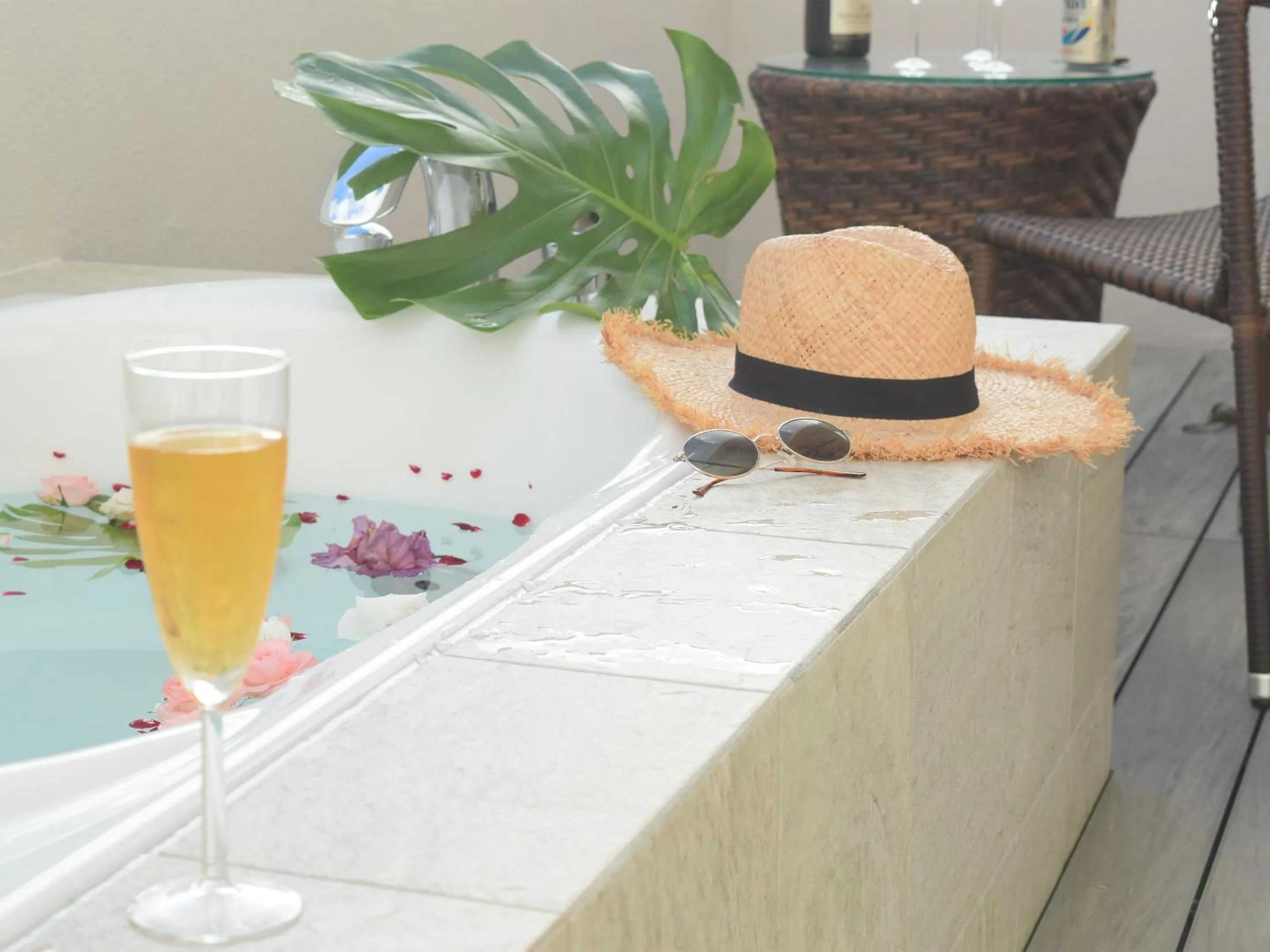 Pool view in Hotel 385