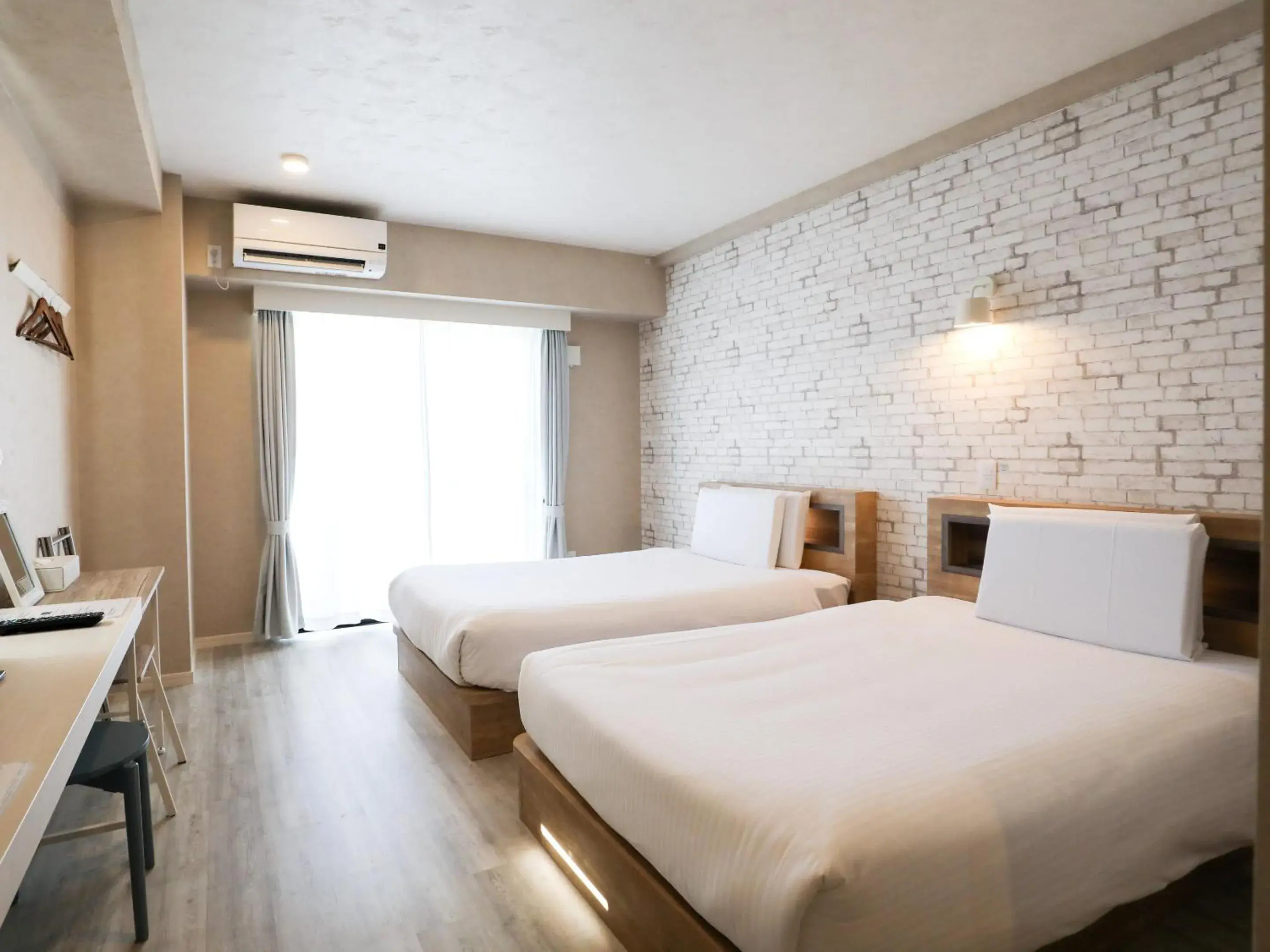 Twin Room - single occupancy - Non-Smoking in Hotel 385 Twin Room - single occupancy - Non-Smoking in Hotel 385
