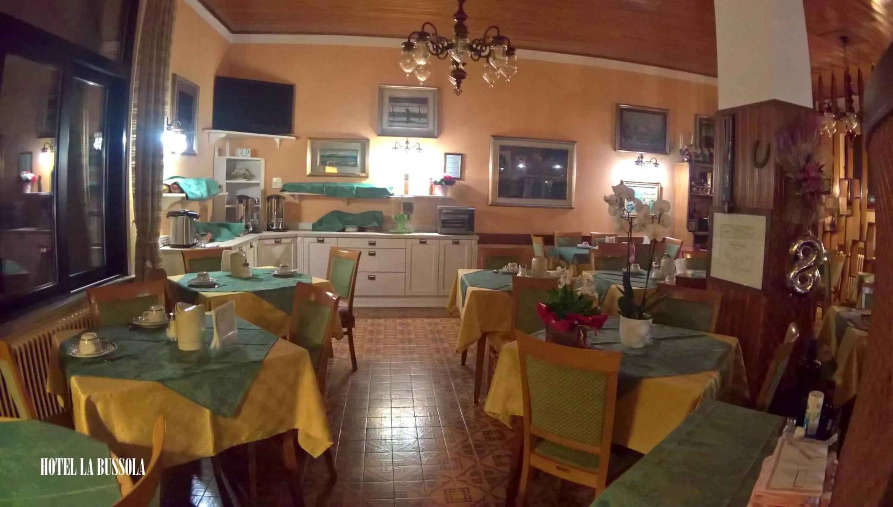 Restaurant/places to eat in Hotel La Bussola