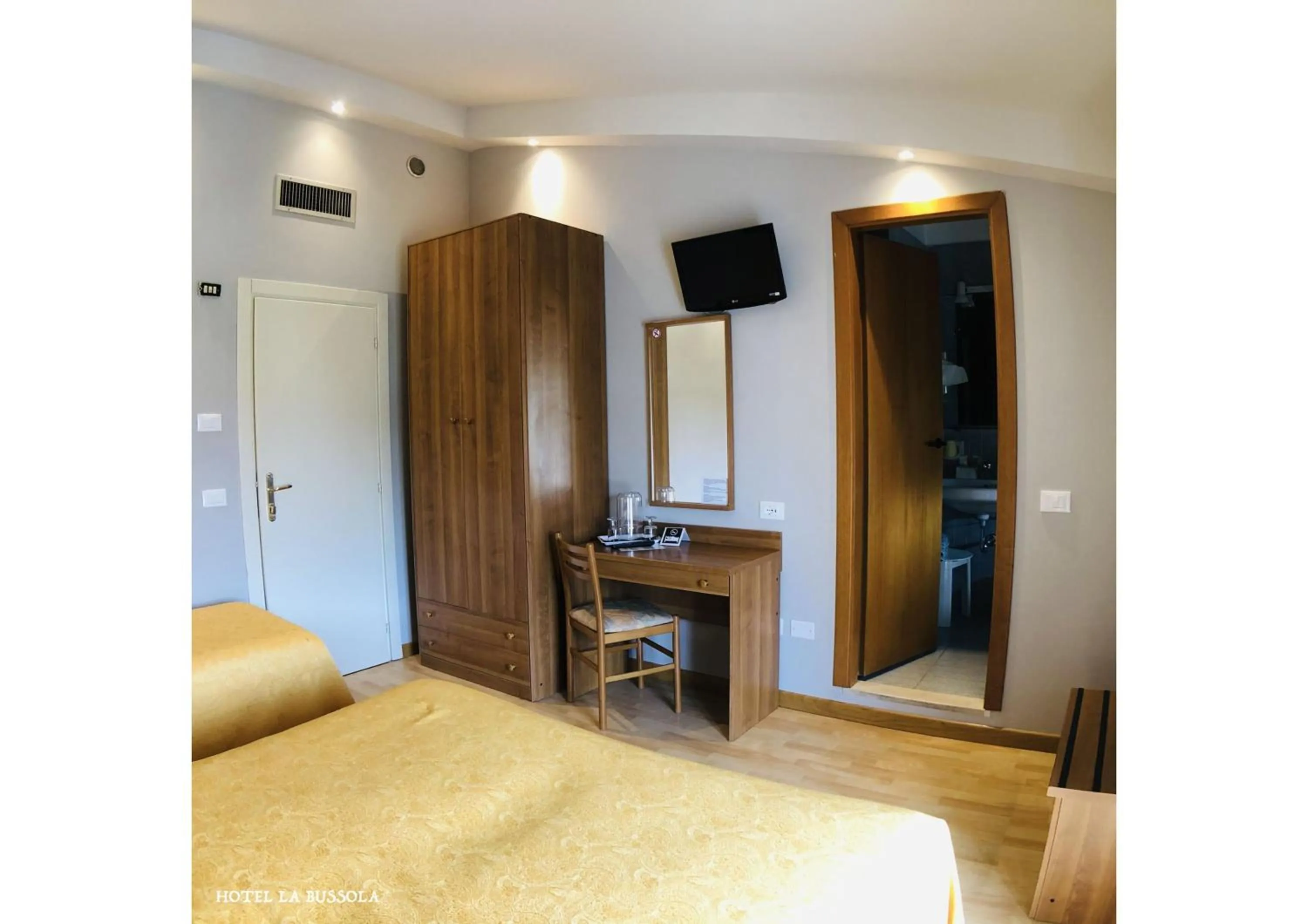 Bed in Hotel La Bussola