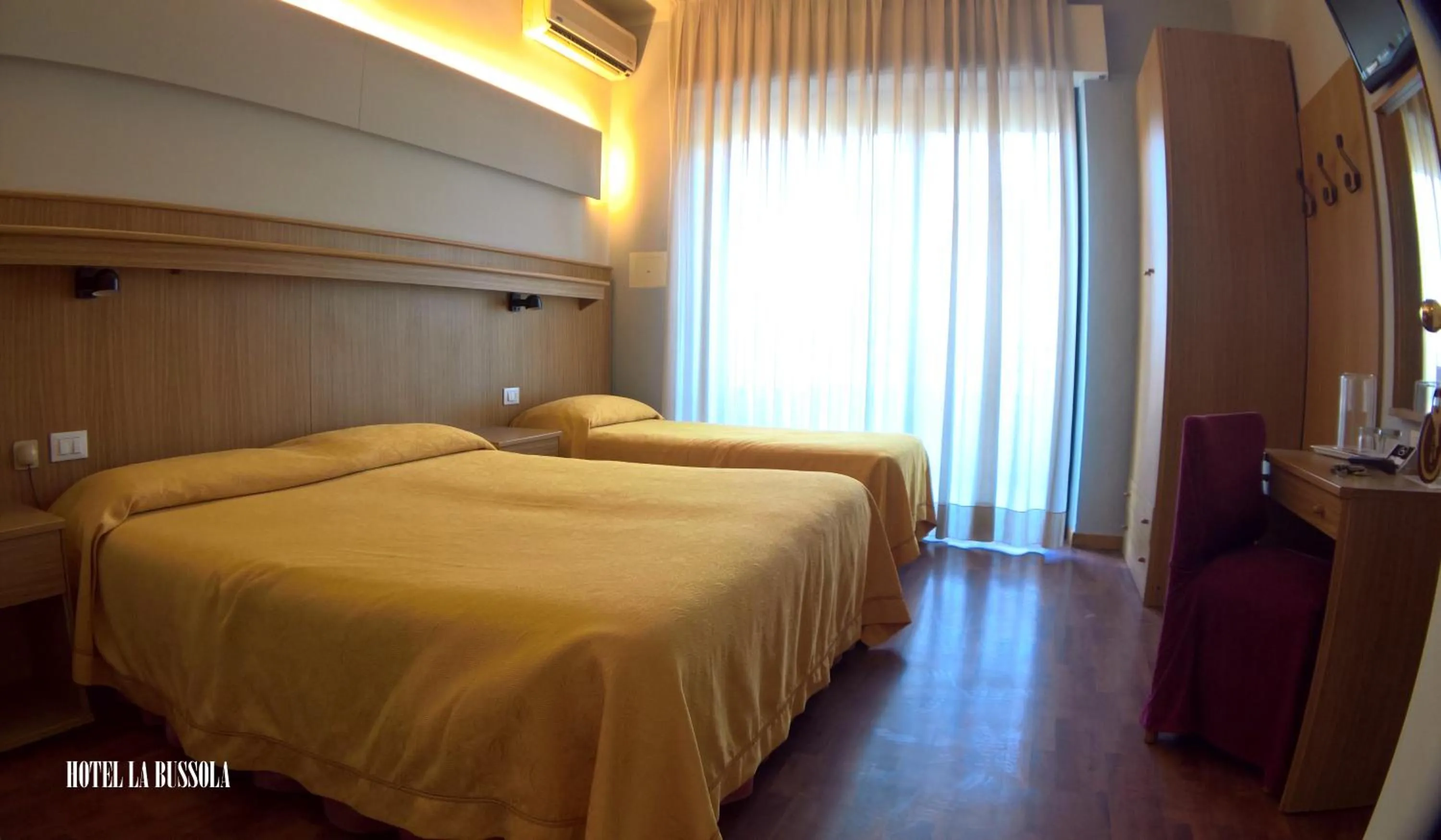 Bedroom, Bed in Hotel La Bussola