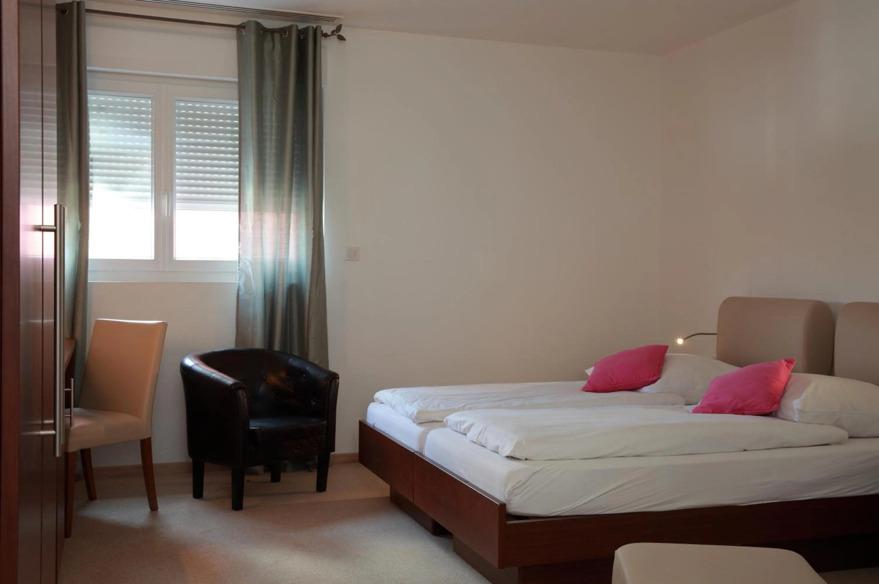 Bedroom, Bed in Les Portes de la Vallee