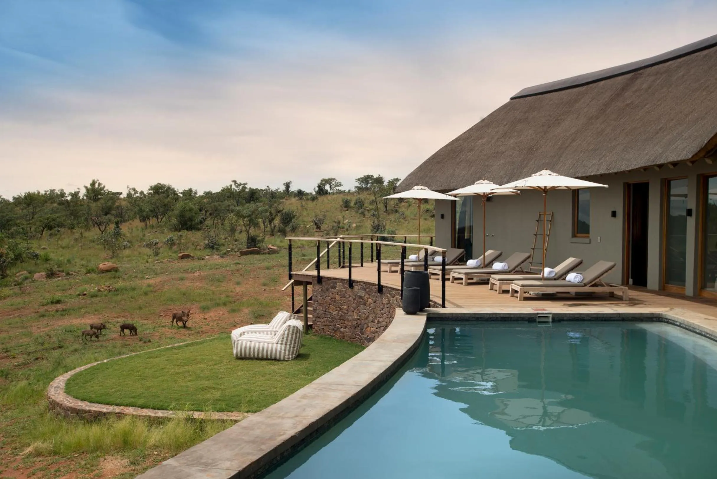 Property building in MHONDORO SAFARI LODGE & VILLA