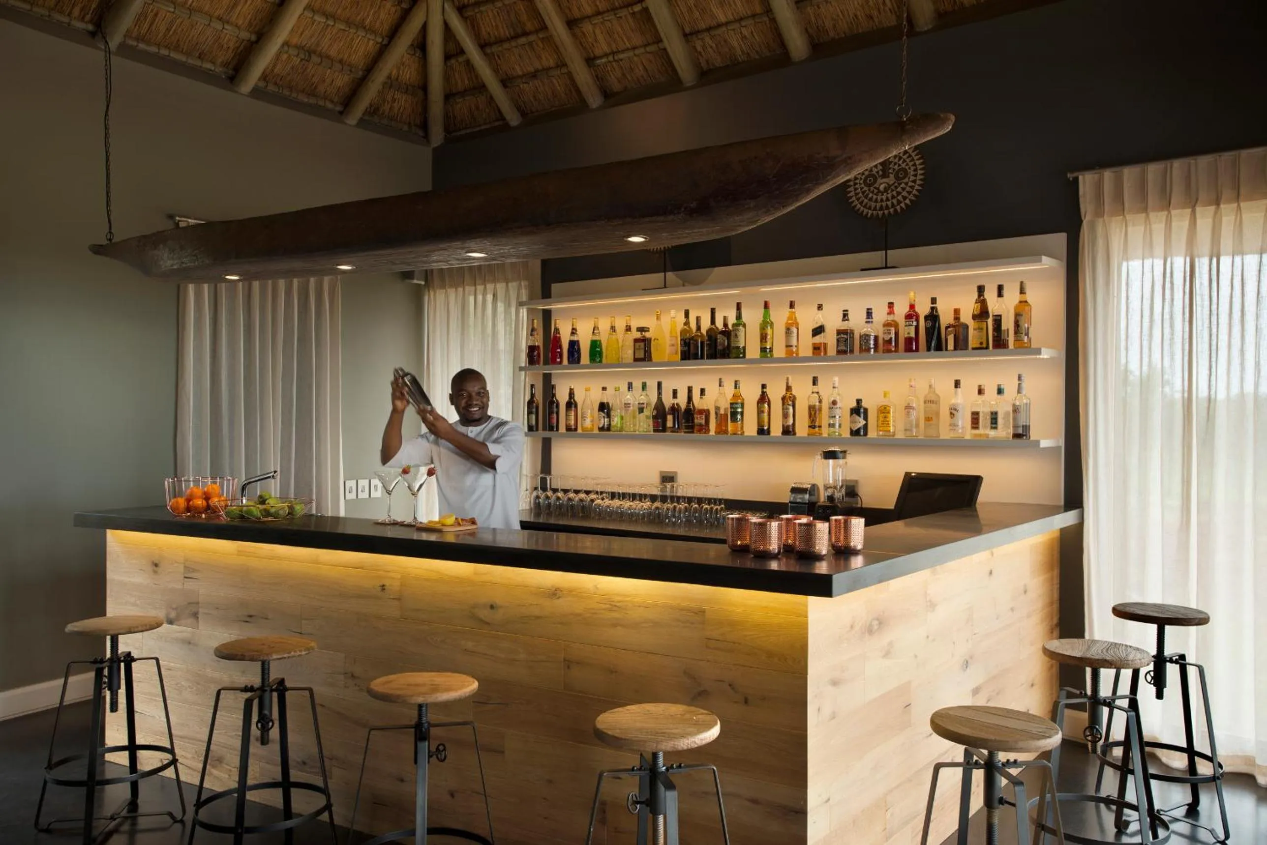Lounge or bar in MHONDORO SAFARI LODGE & VILLA