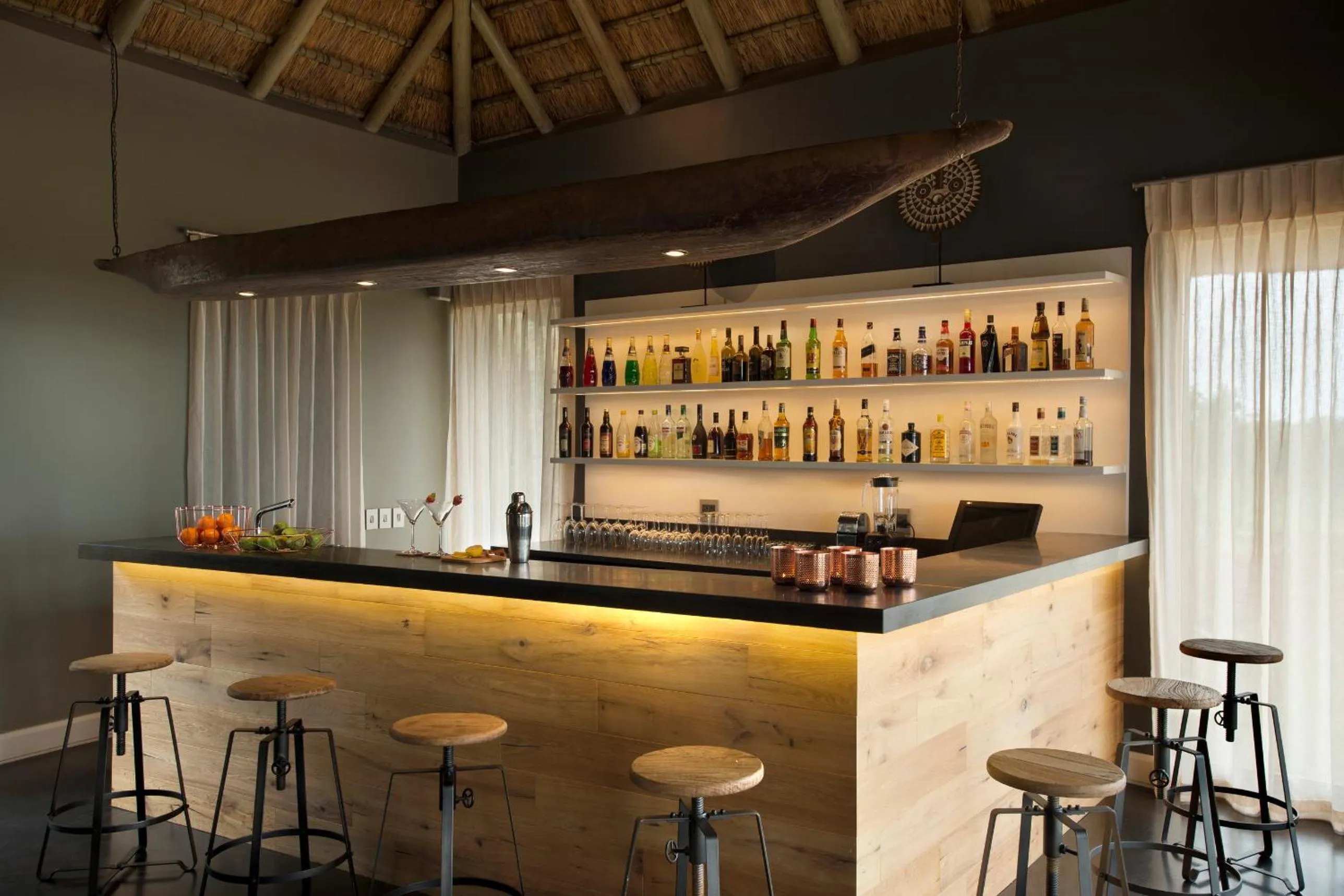 Lounge or bar in MHONDORO SAFARI LODGE & VILLA