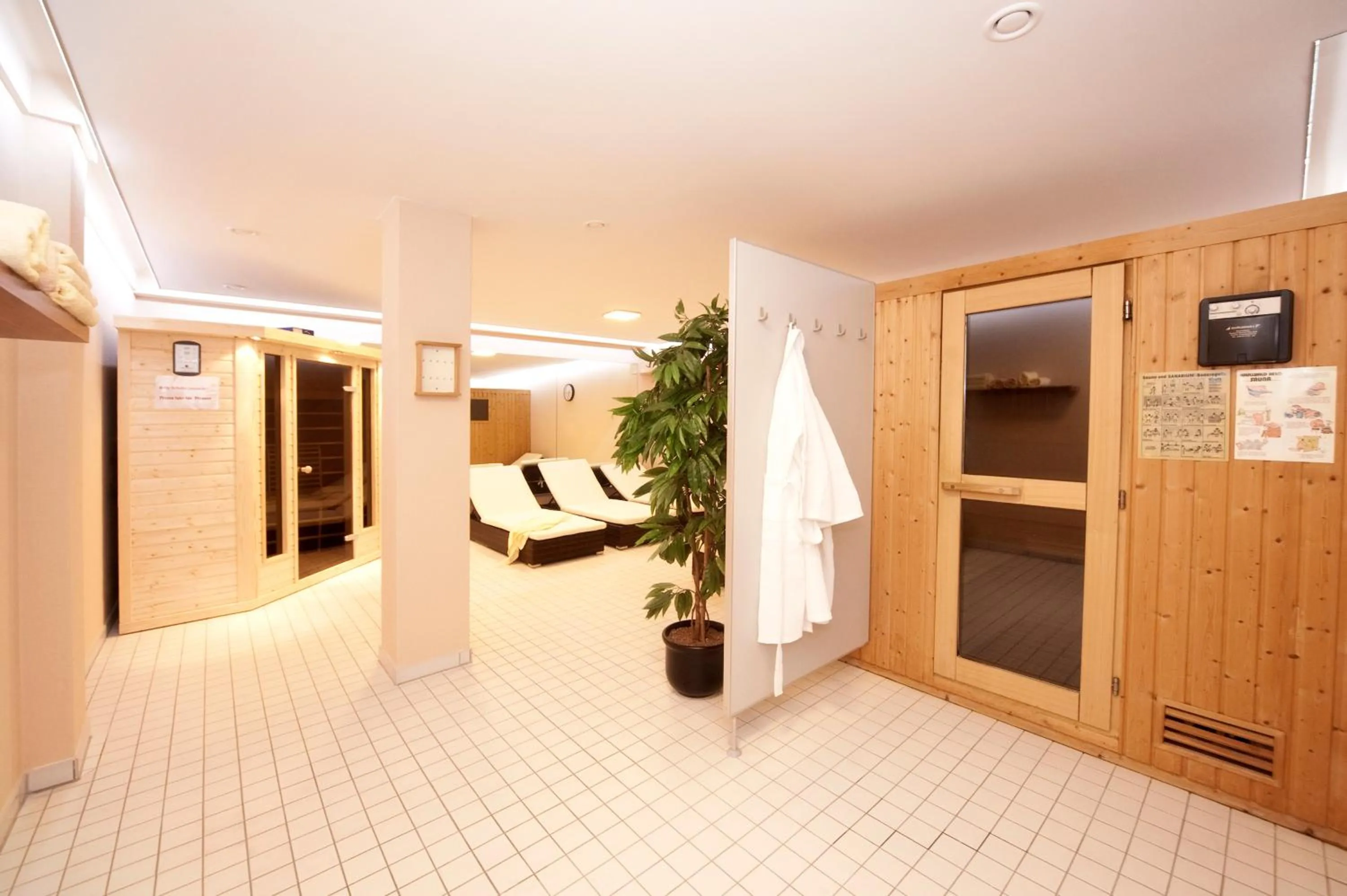 Sauna, Bed in Advantage Appartements Hotel