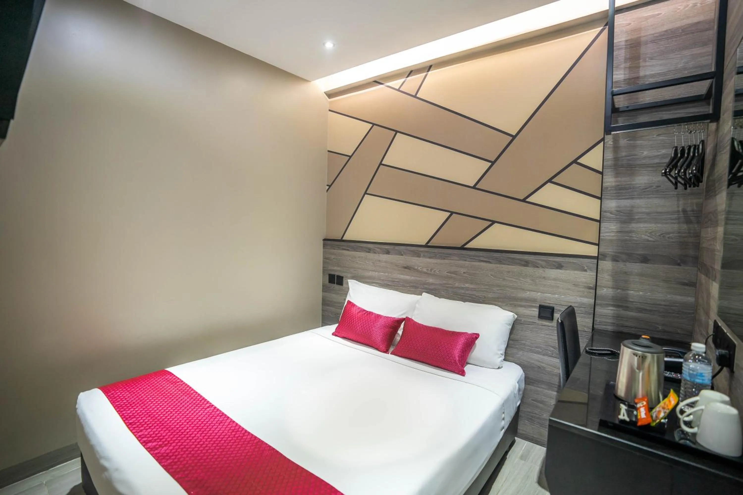 Bedroom, Bed in Hotel 81 Orchid