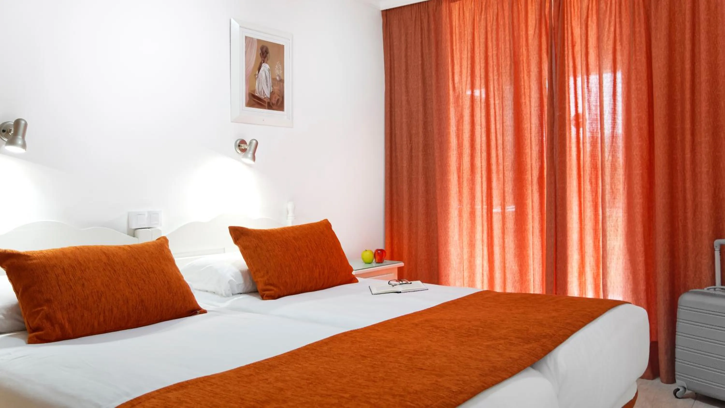 Bed in Jacarandas Beach