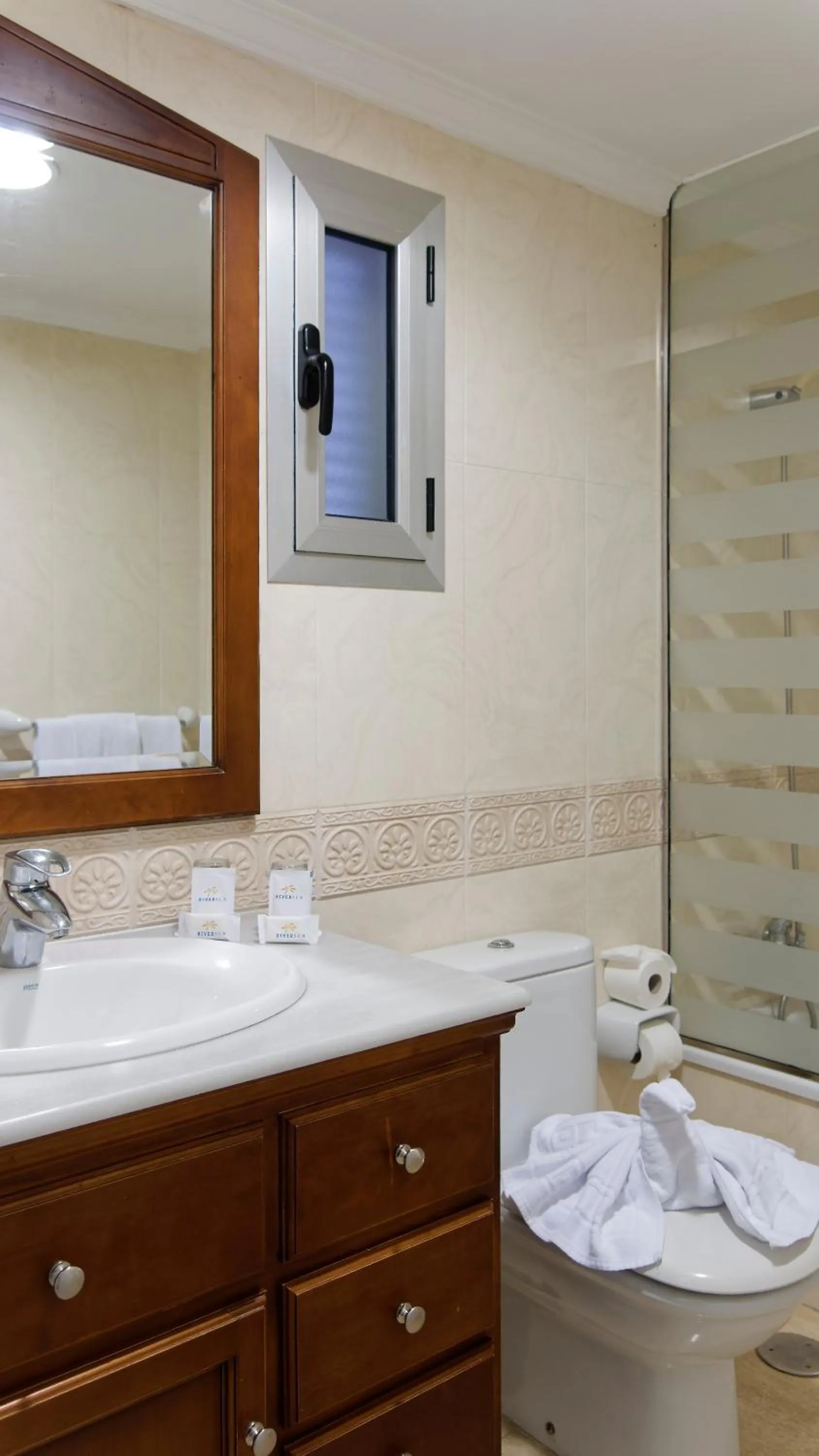 Bathroom in Jacarandas Beach