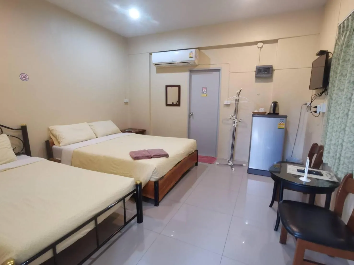 Photo of the whole room, Bed in Numhom Resort