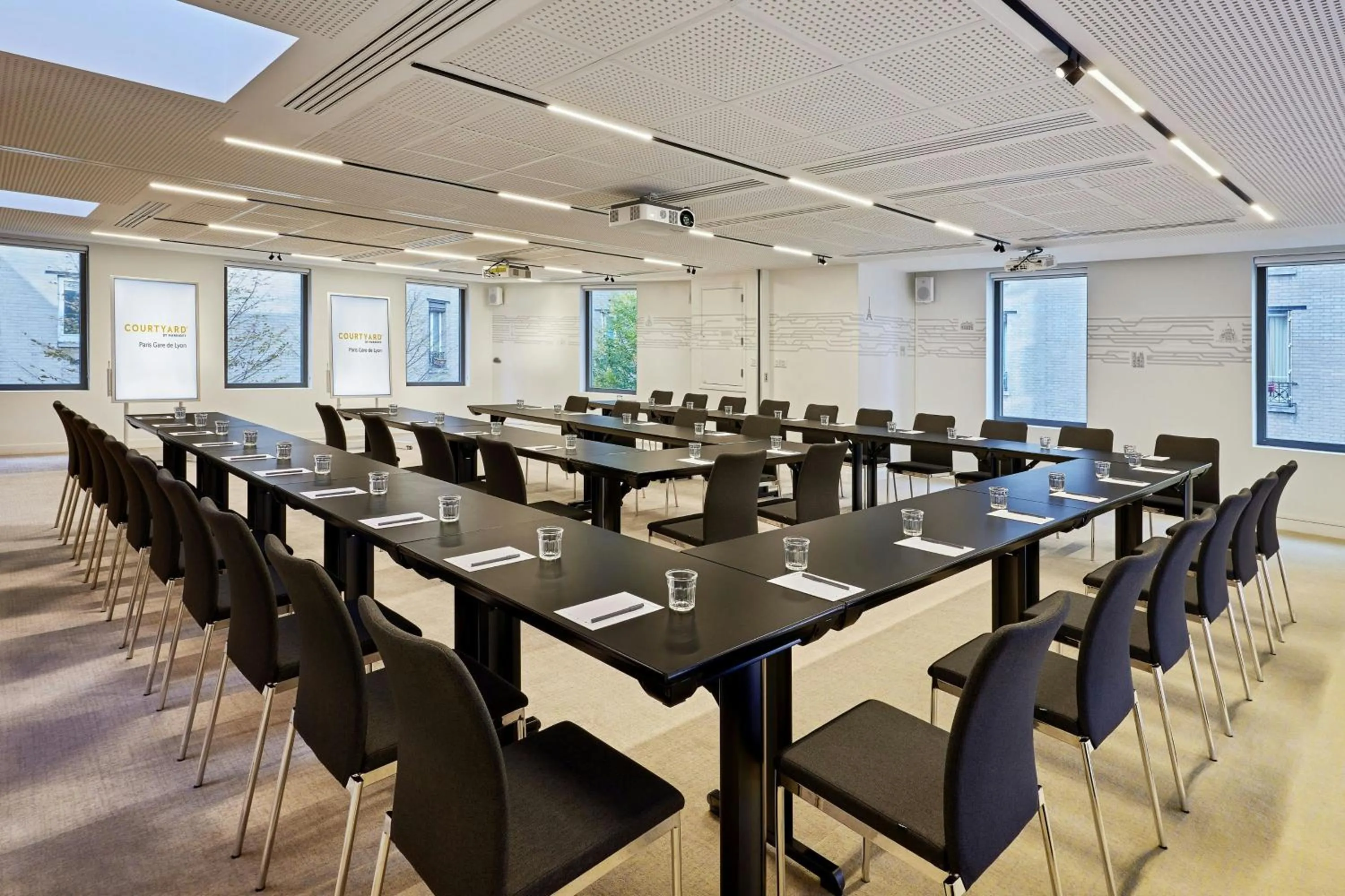 Meeting/conference room in Courtyard by Marriott Paris Gare de Lyon