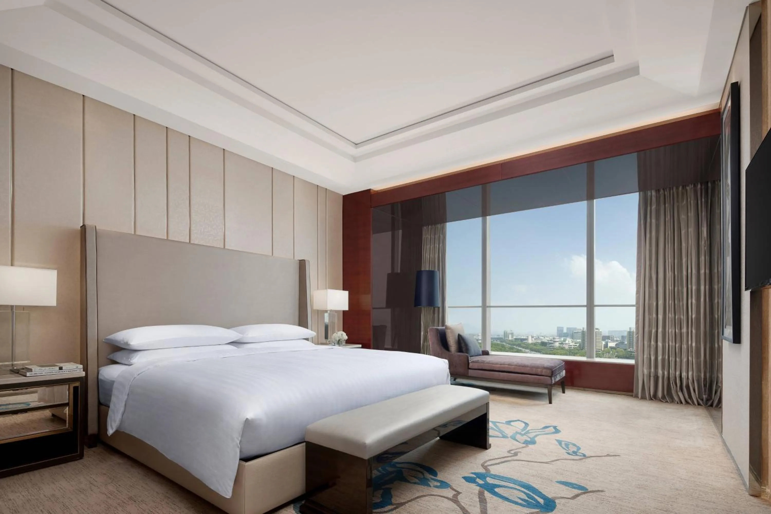 Bedroom, Bed in The International Trade City, Yiwu - Marriott Executive Apartments