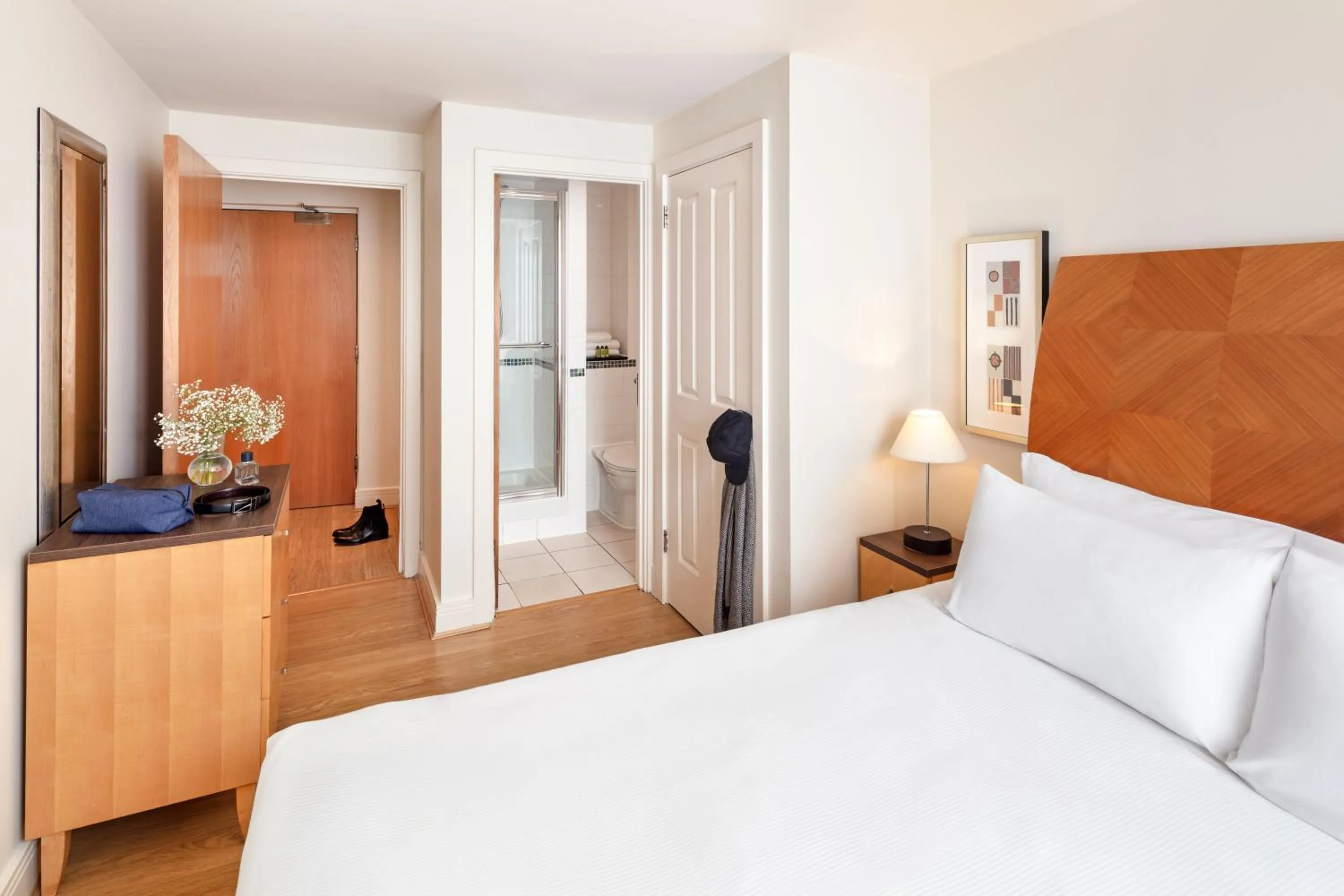 Bedroom, Bed in Marlin Apartments London City - Queen Street
