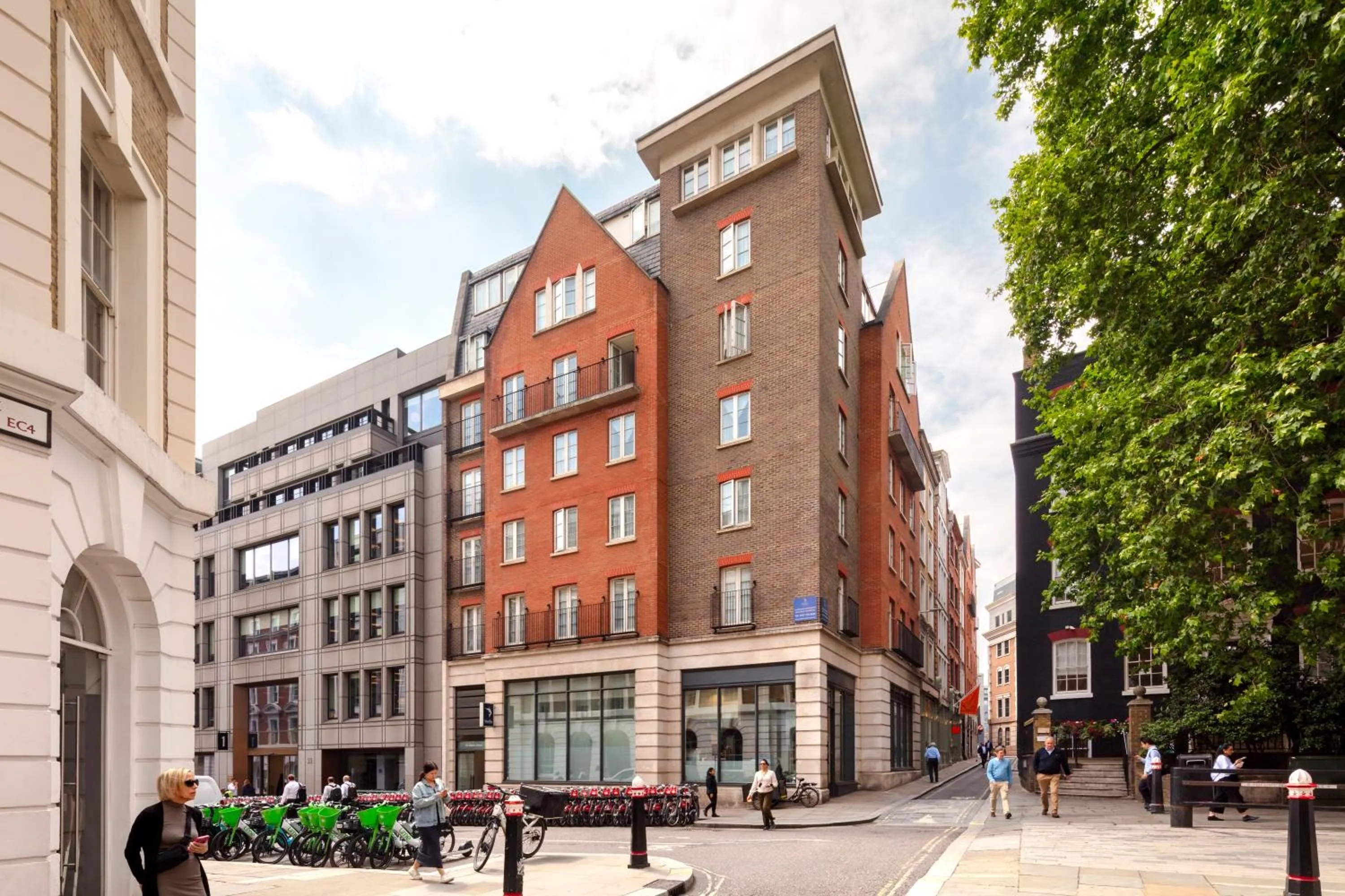 Property building in Marlin Apartments London City - Queen Street