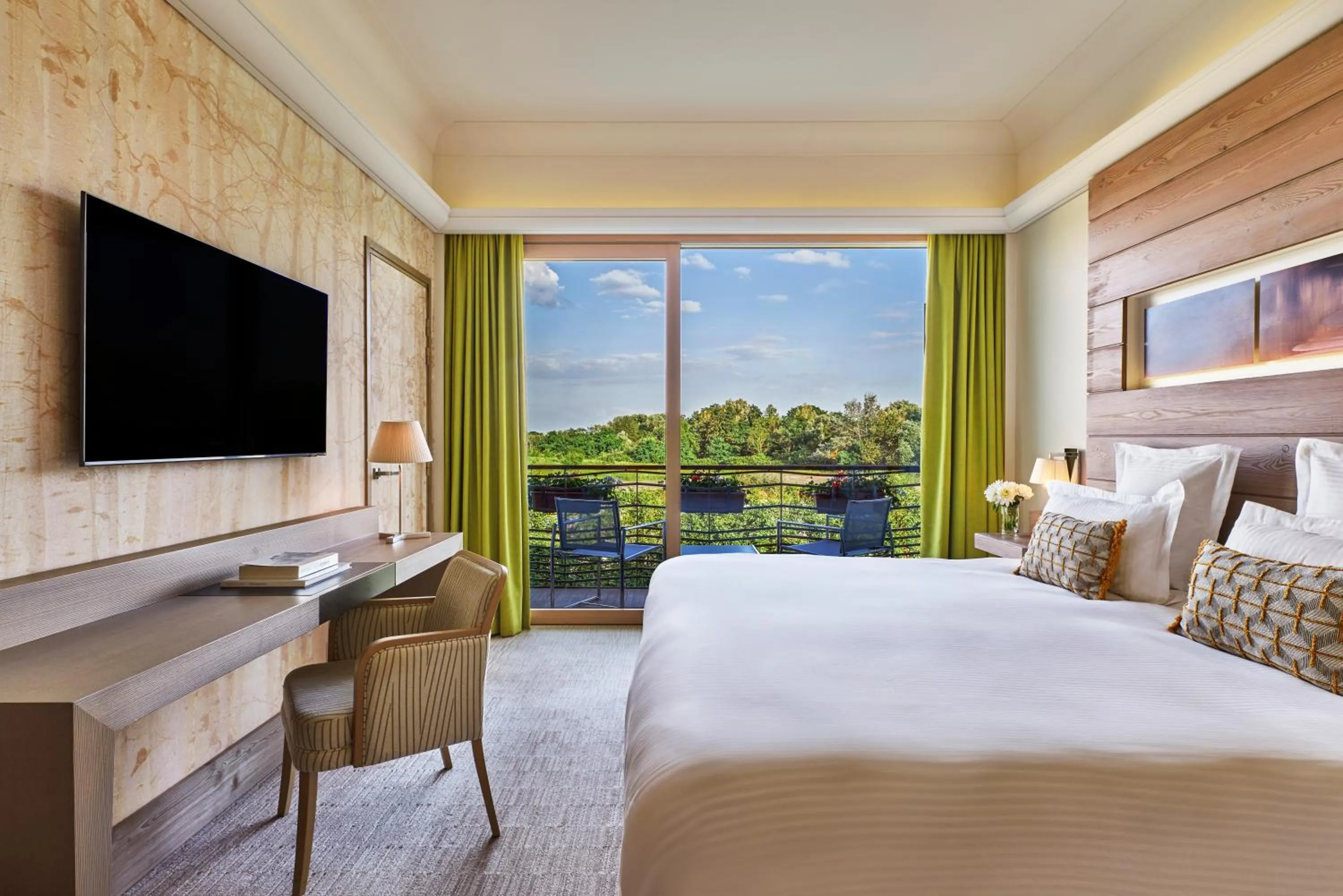 Bed in Hôtel Barrière Ribeauvillé