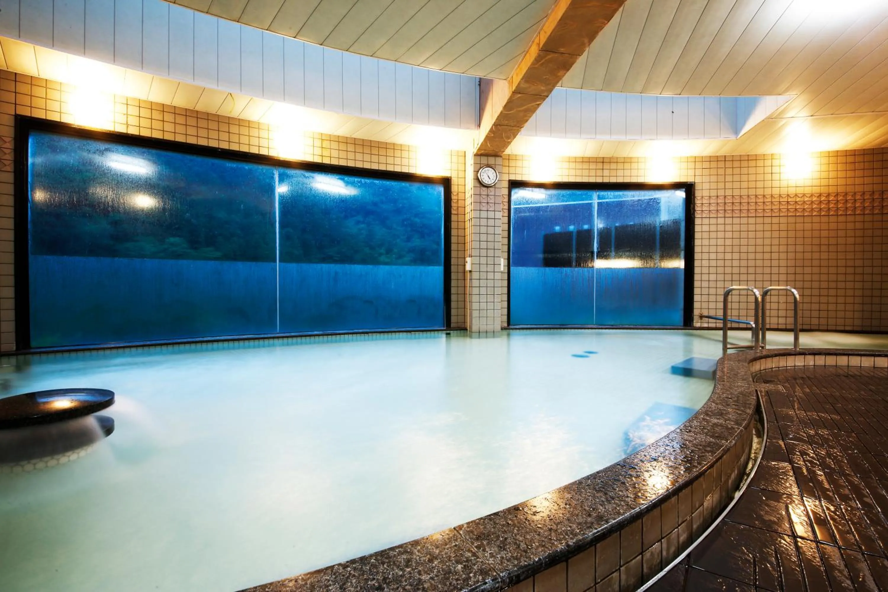 Hot Spring Bath in Blue Villa Anabuki