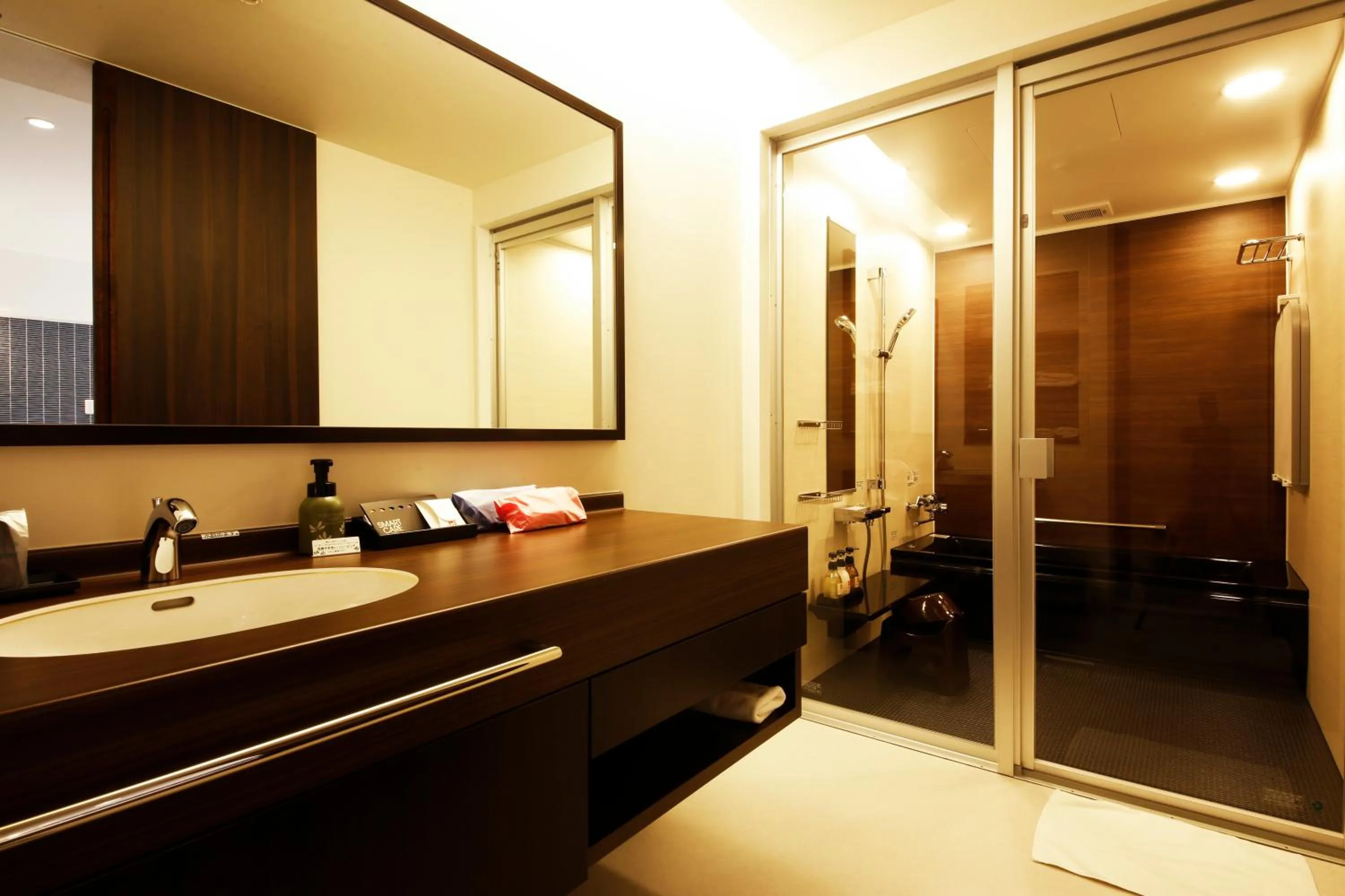 Shower in Blue Villa Anabuki