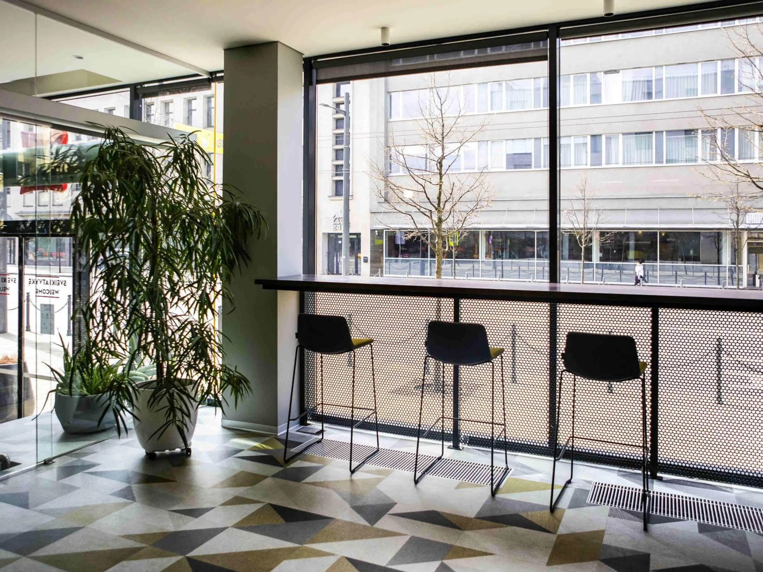 Lounge or bar in Ibis Kaunas Centre