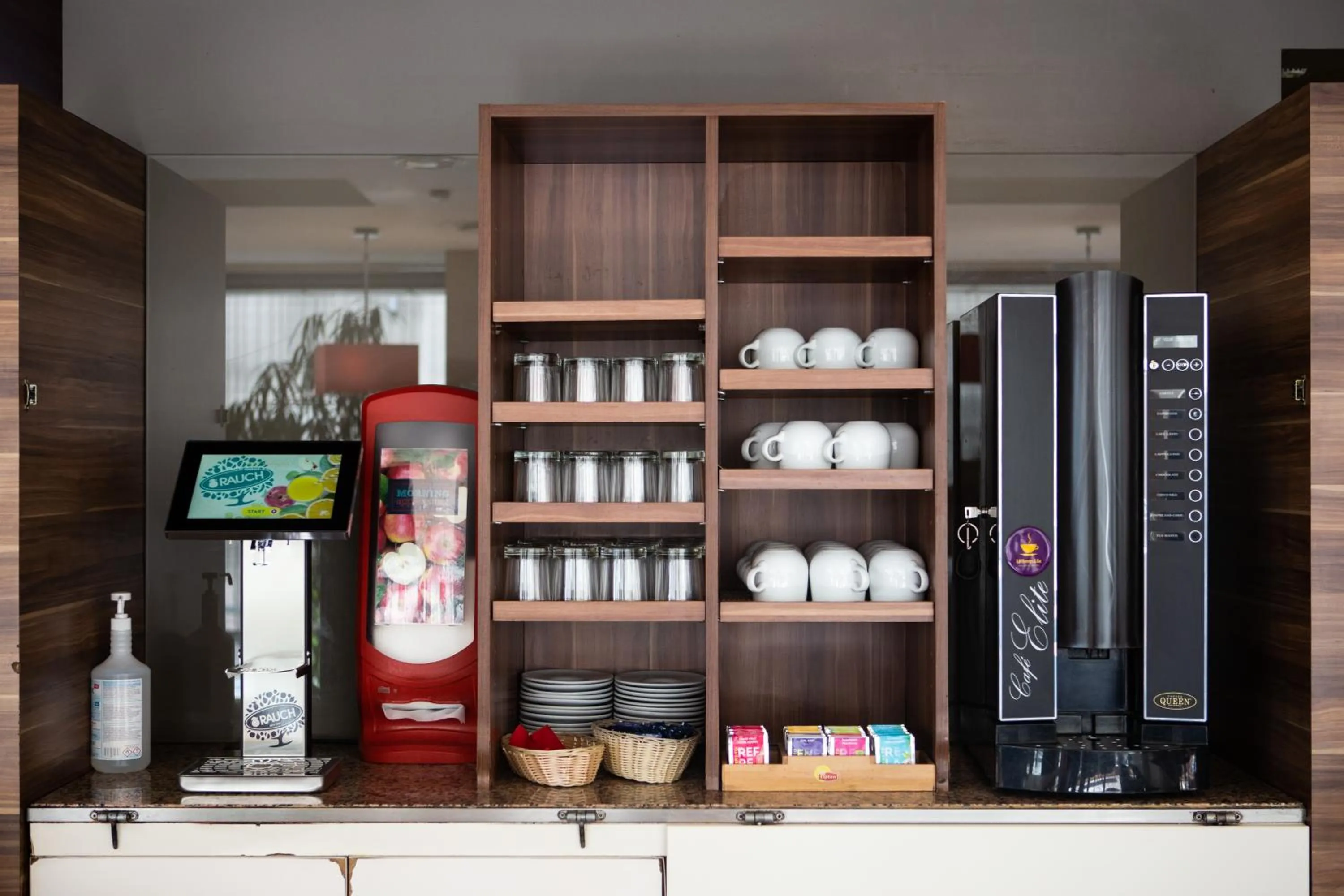 Coffee/tea facilities in Ibis Kaunas Centre