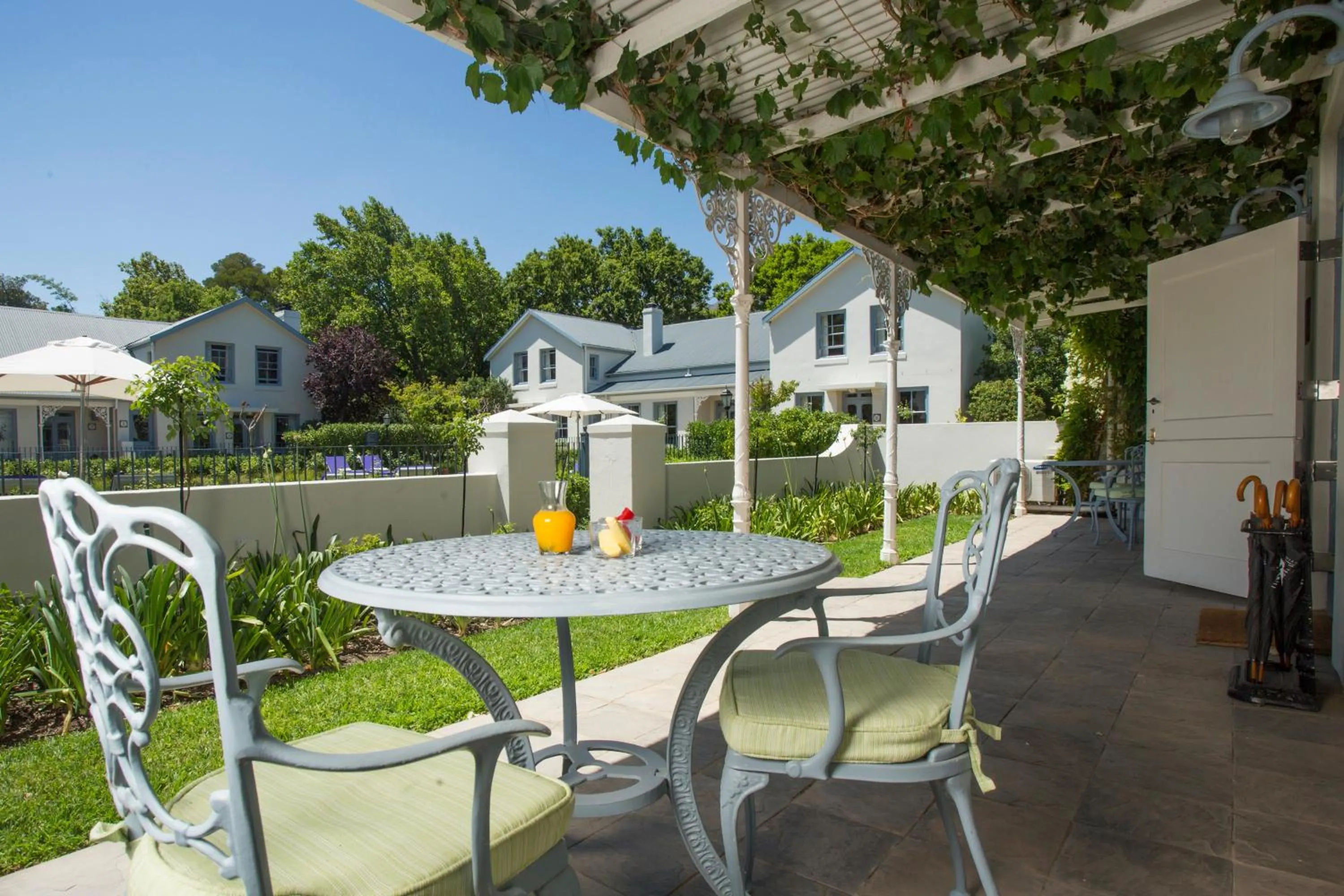 Photo of the whole room in Le Quartier Francais