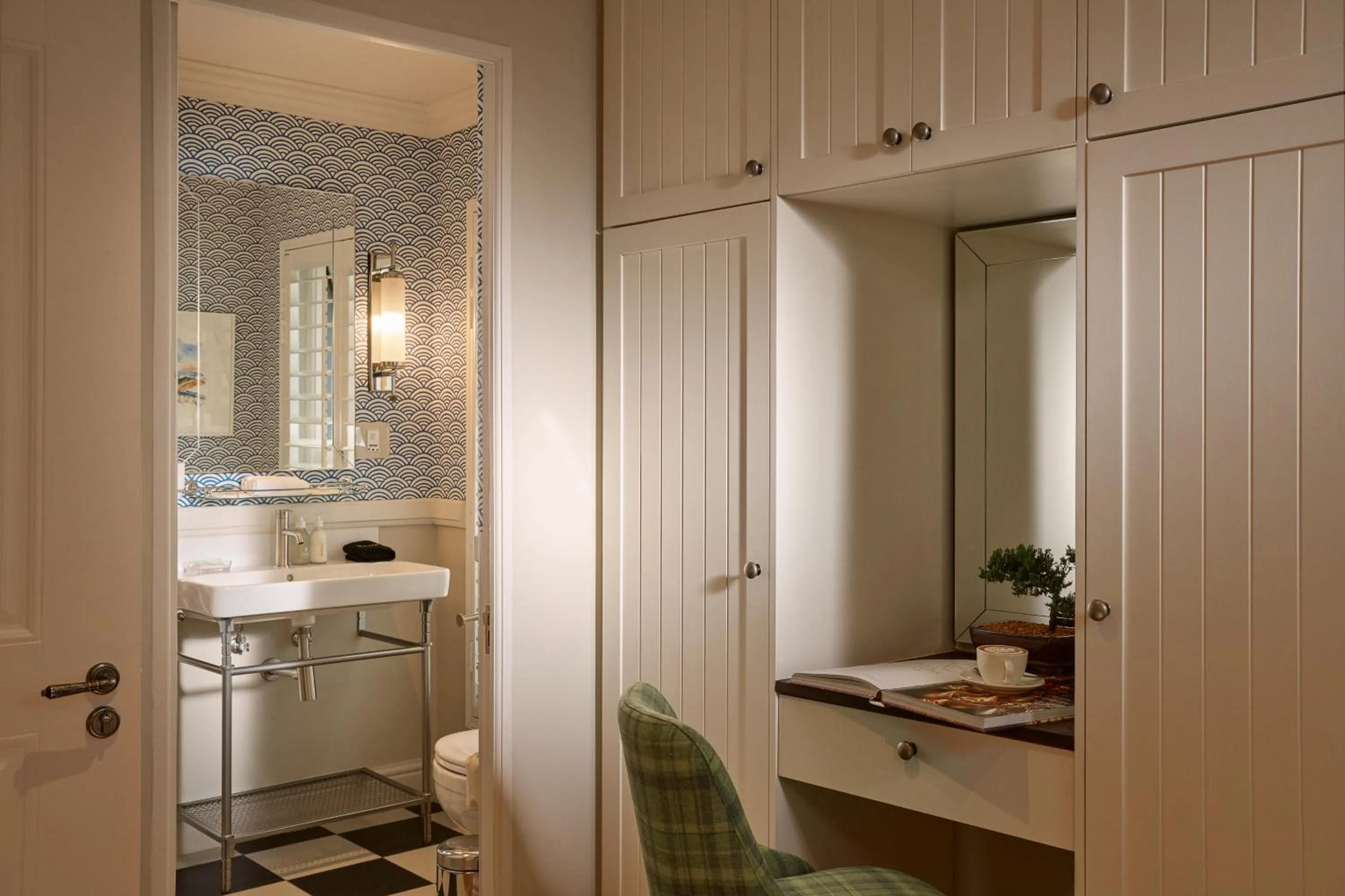 Bathroom in Le Quartier Francais