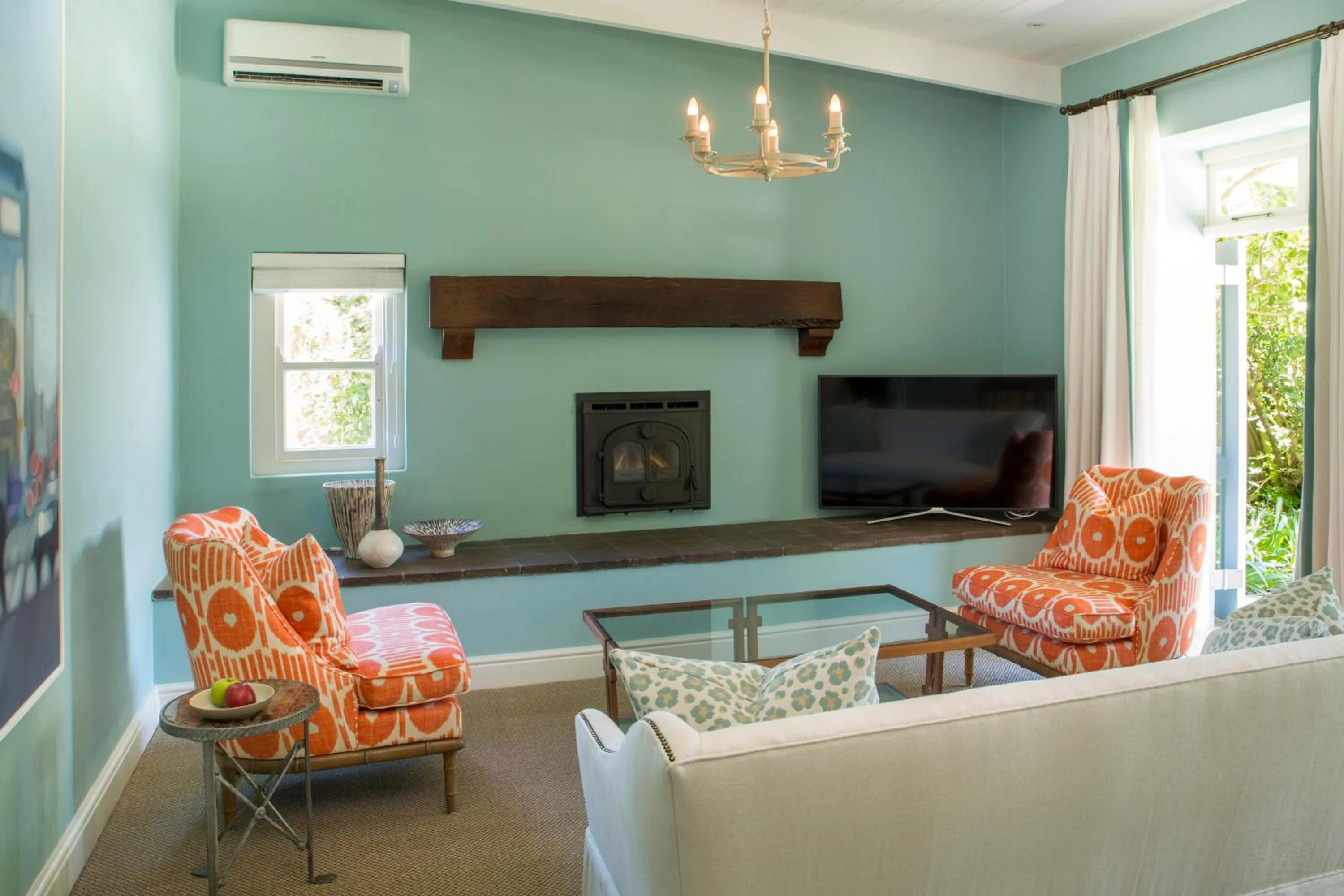 Photo of the whole room in Le Quartier Francais