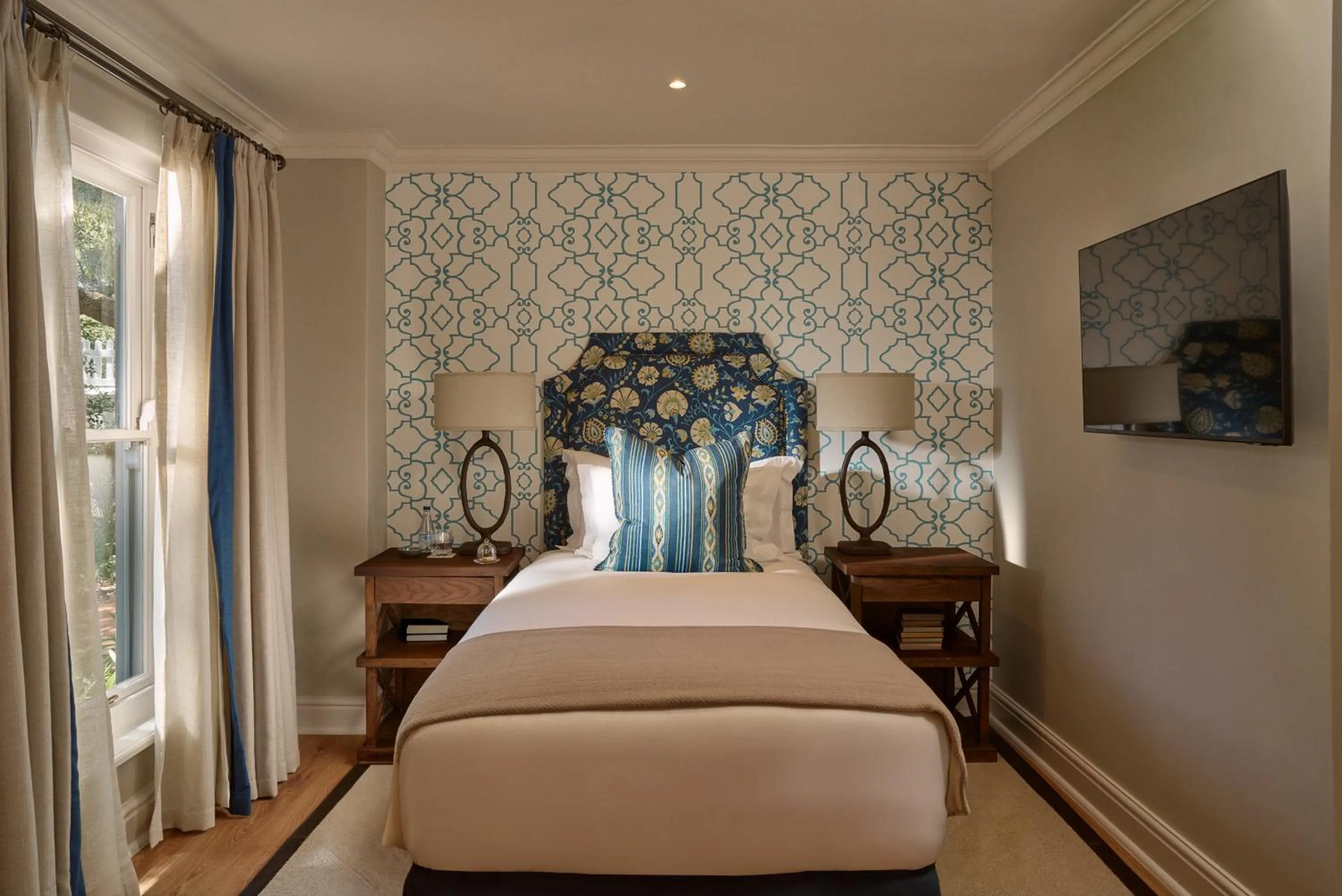 Bedroom, Bed in Le Quartier Francais