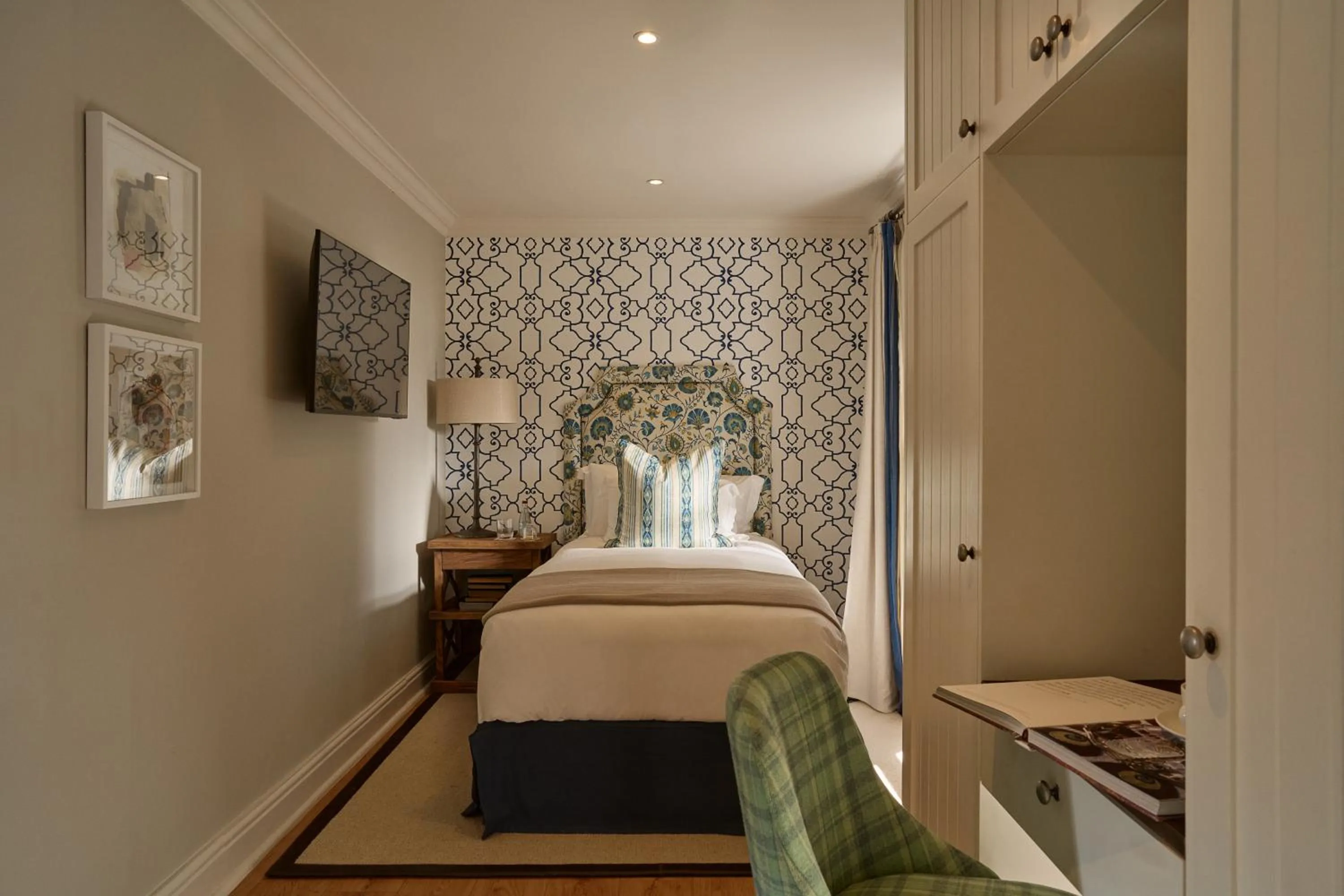 Bedroom, Bed in Le Quartier Francais