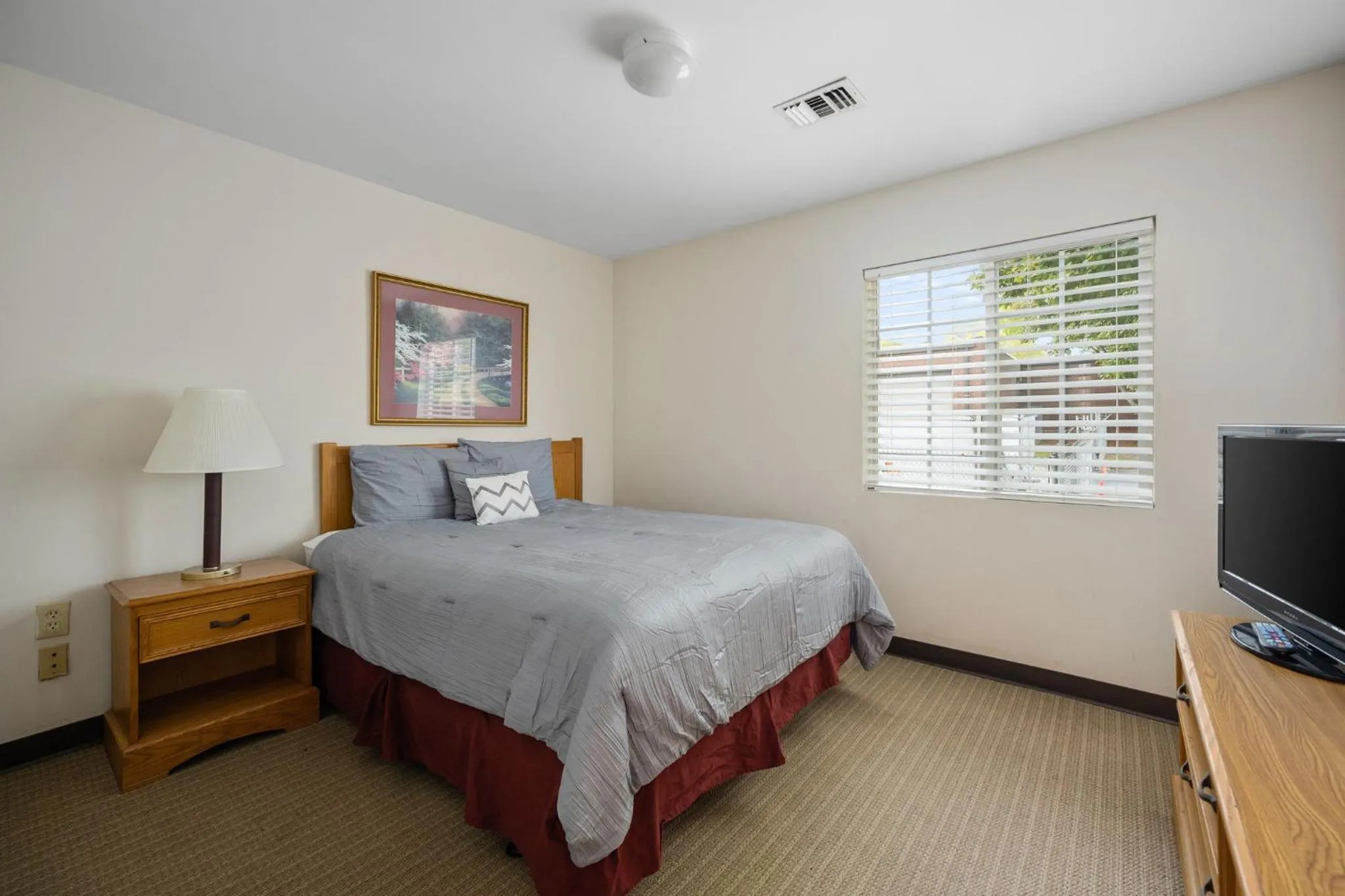 Bedroom, Bed in Affordable Suites Conover / Hickory