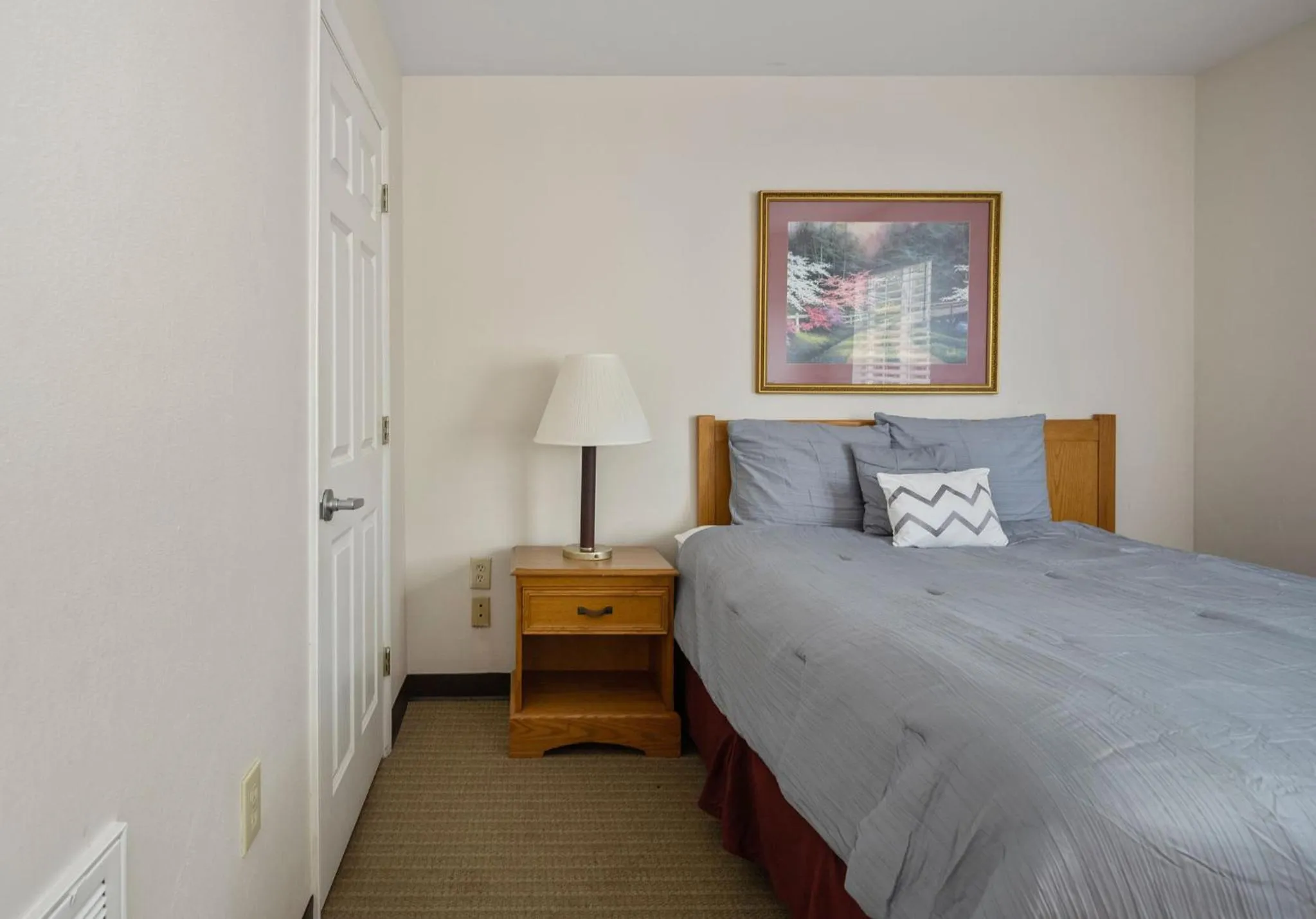 Bed in Affordable Suites Conover / Hickory