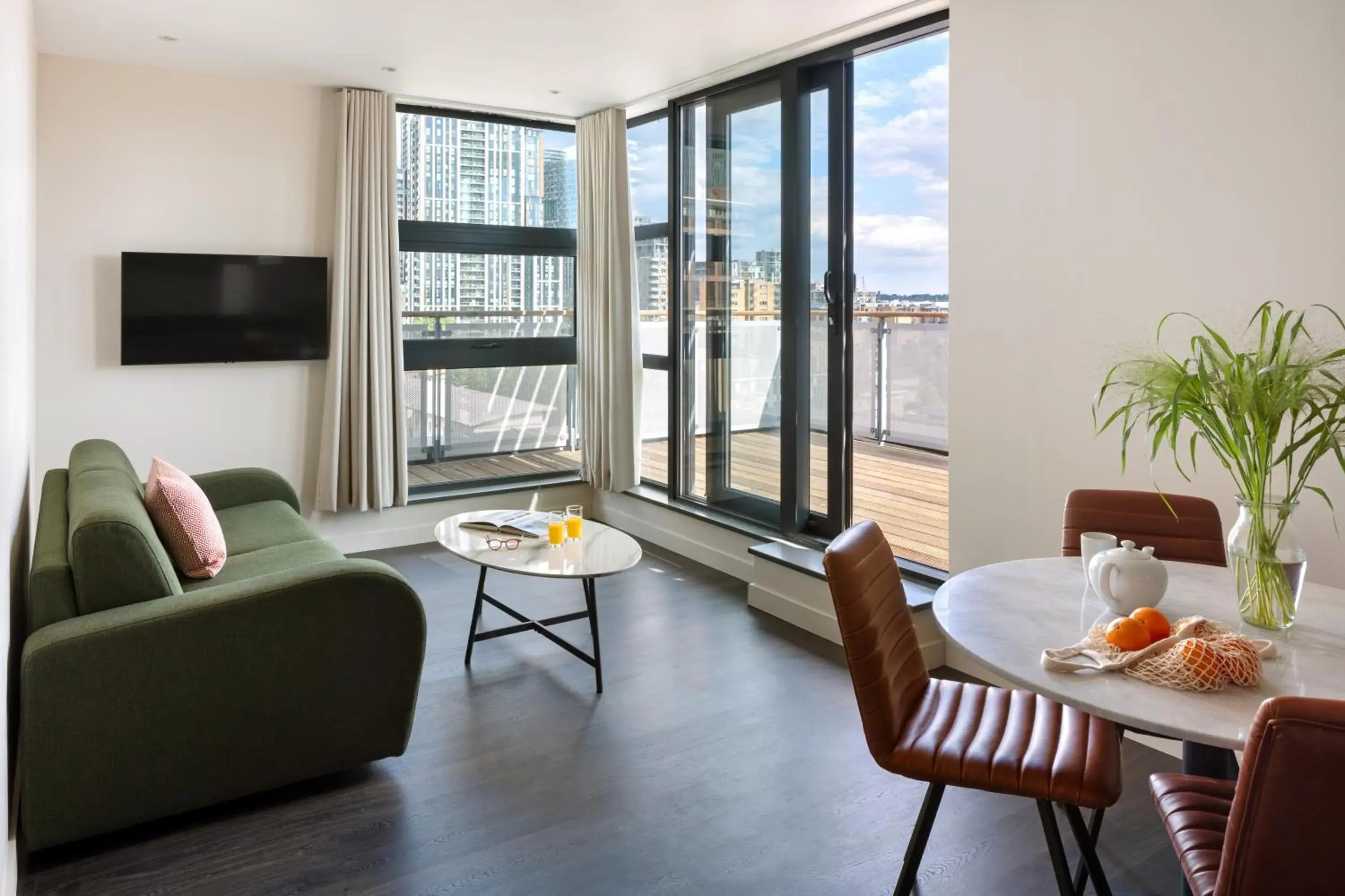 Two Bedroom Penthouse with Sofa Bed in Marlin Canary Wharf Two Bedroom Penthouse with Sofa Bed in Marlin Canary Wharf