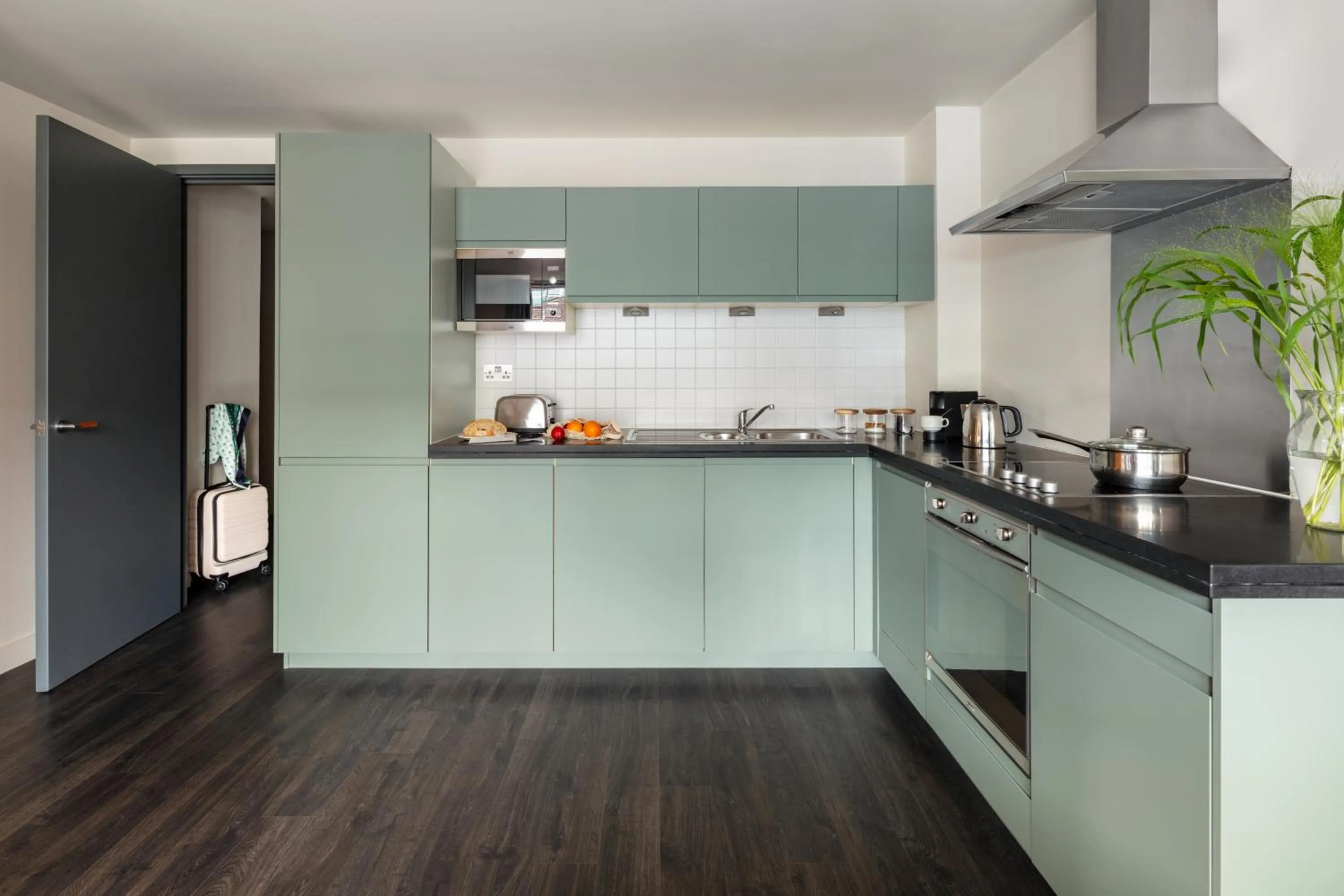 Kitchen or kitchenette in Marlin Canary Wharf