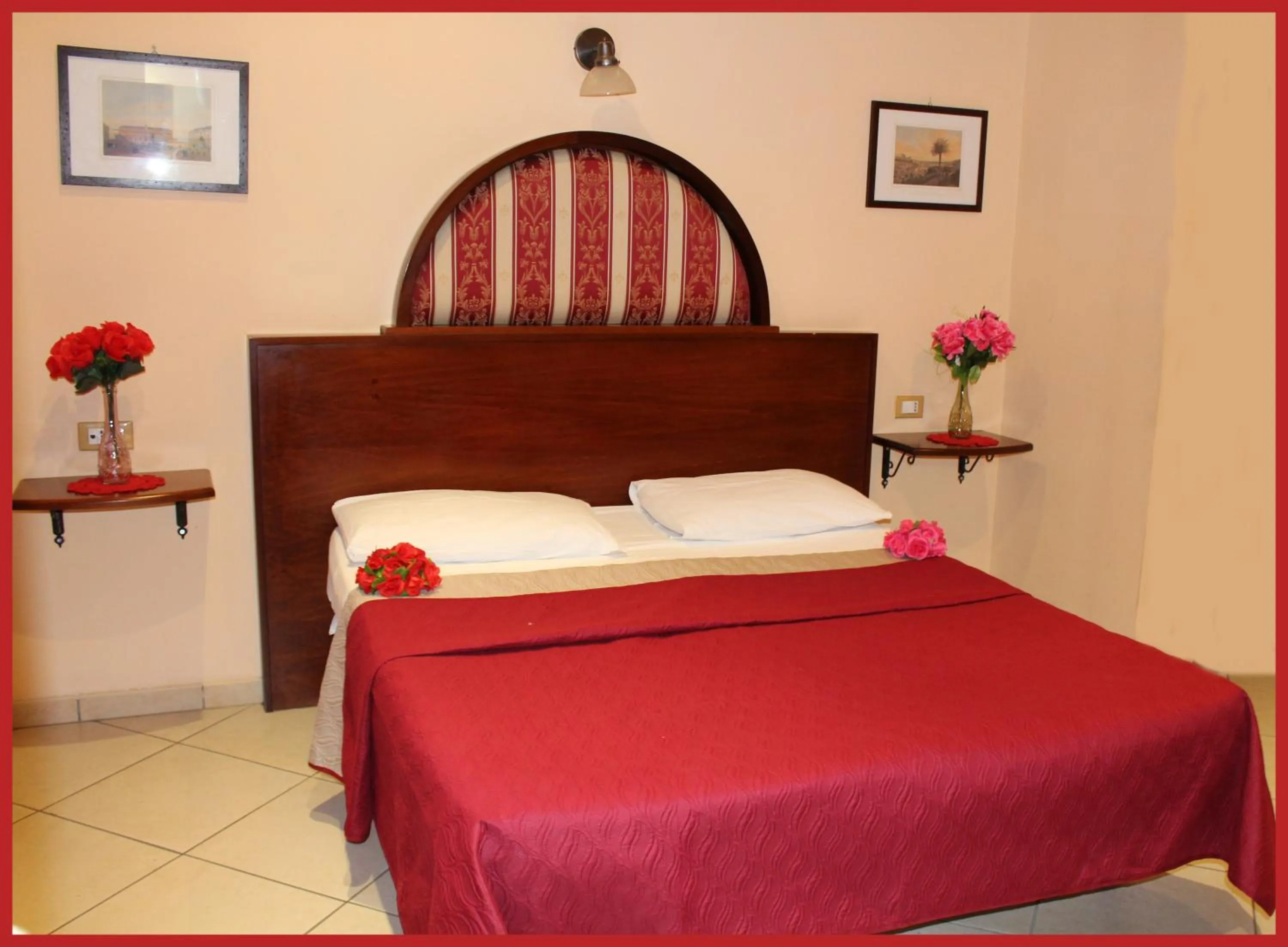 Photo of the whole room, Bed in B&B La Storia Di Napoli